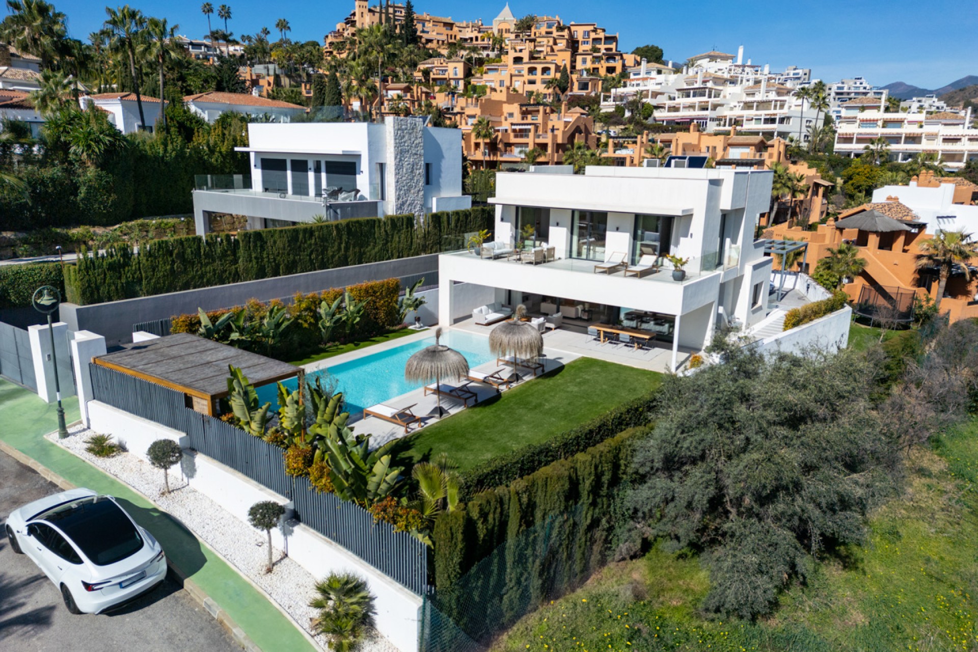 Neue Gebäude - Villa / Doppelhaushälfte - Marbella