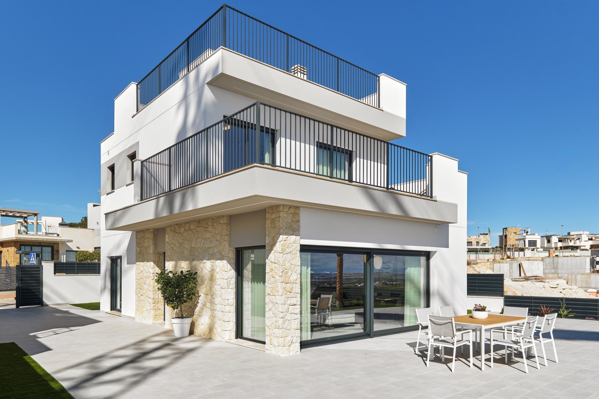 Neue Gebäude - Villa / Doppelhaushälfte - San Miguel de Salinas