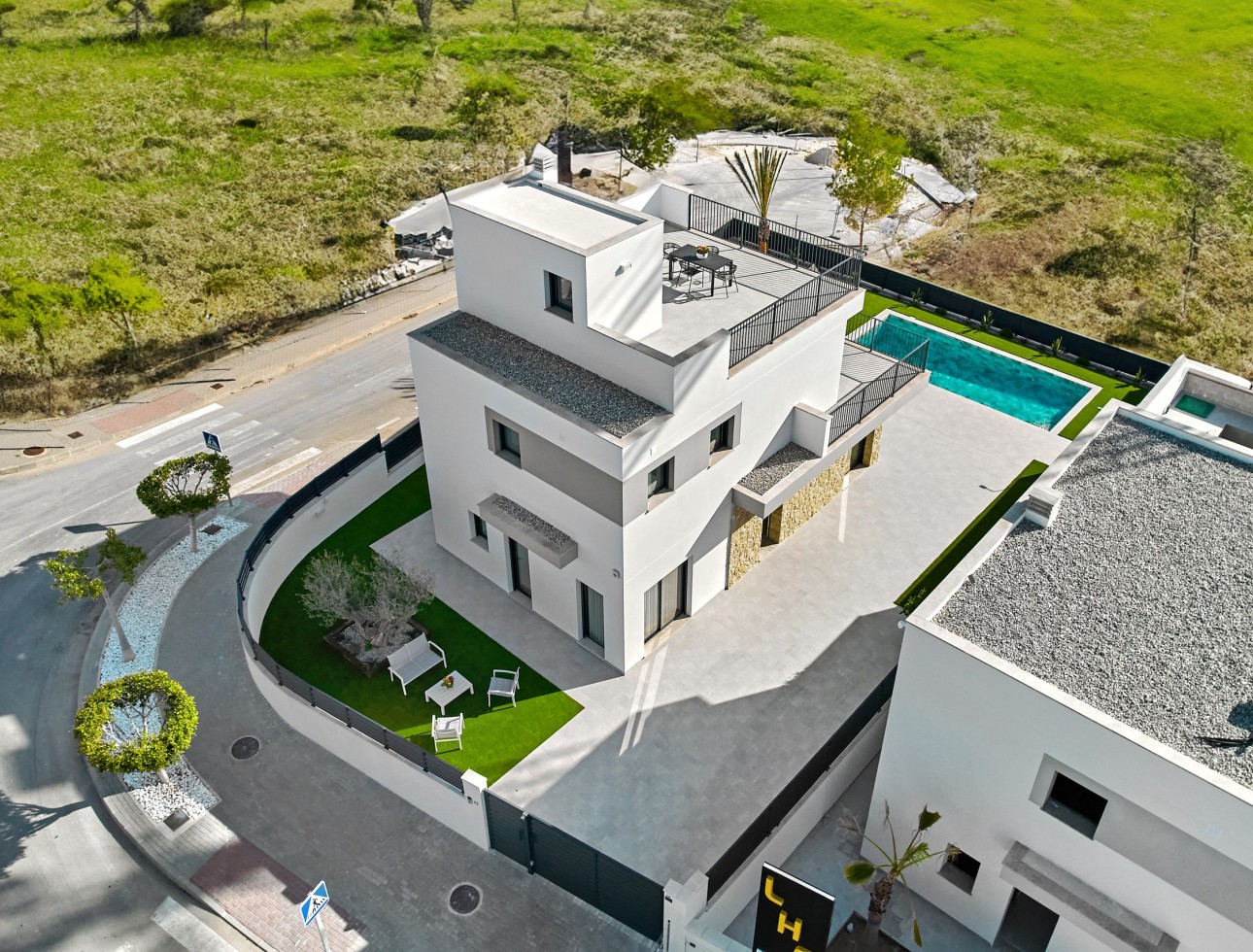 Neue Gebäude - Villa / Doppelhaushälfte - San Miguel de Salinas