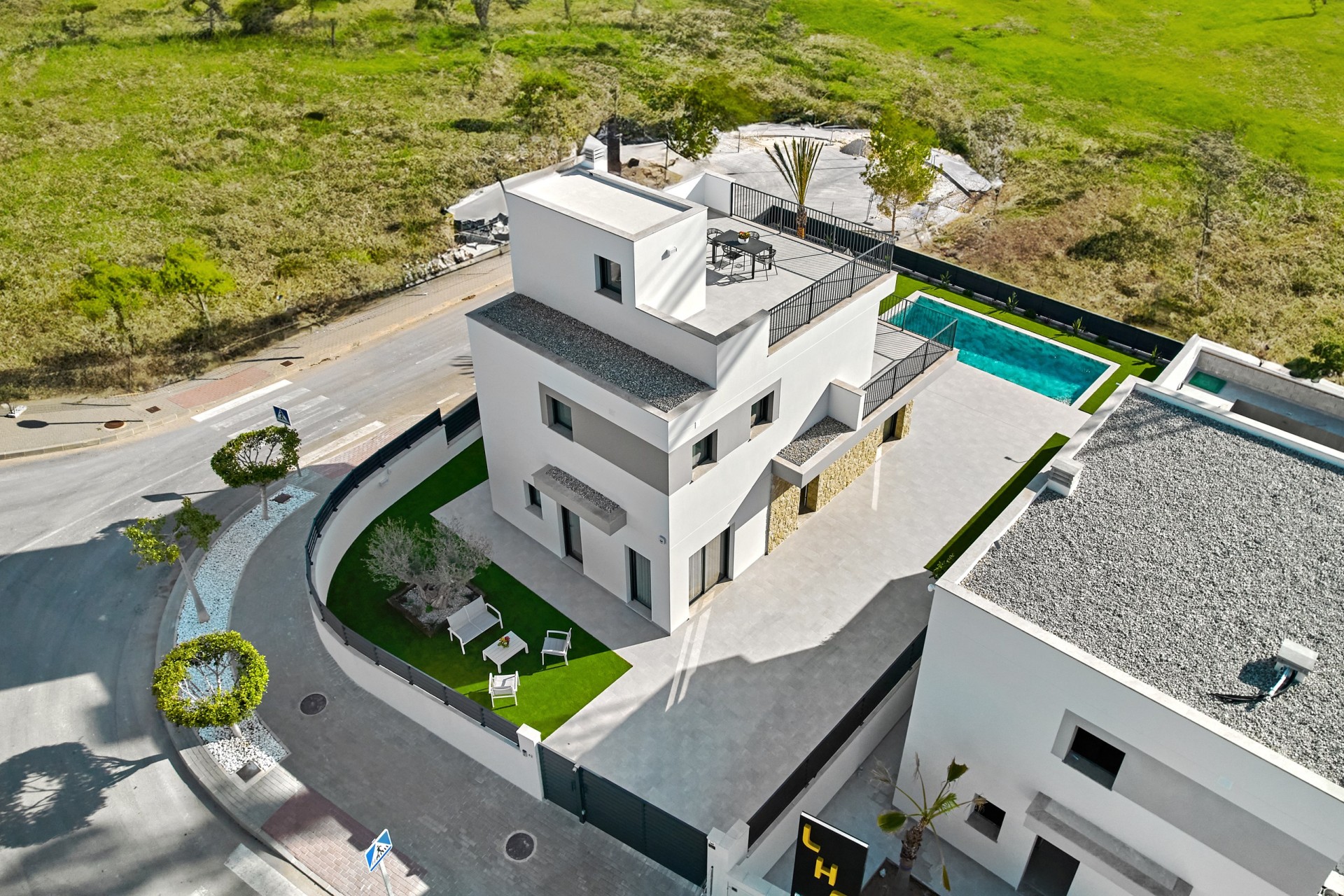 Neue Gebäude - Villa / Doppelhaushälfte - San Miguel de Salinas