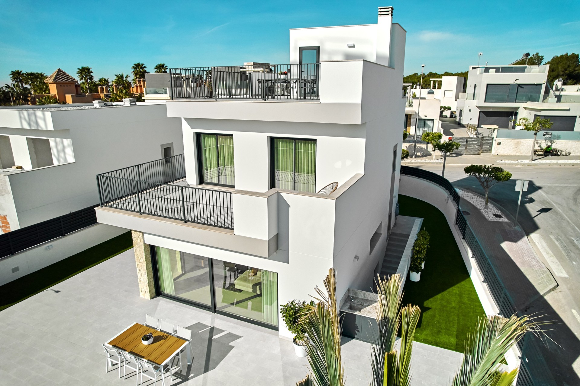 Neue Gebäude - Villa / Doppelhaushälfte - San Miguel de Salinas