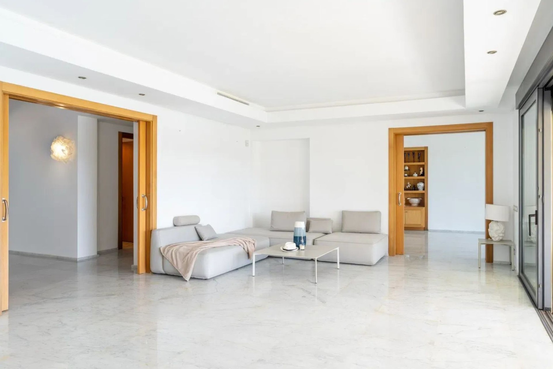 Neue Gebäude - Villa / Doppelhaushälfte - San Roque