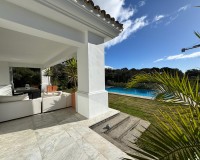 Neue Gebäude - Villa / Doppelhaushälfte - San Roque