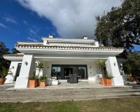 Neue Gebäude - Villa / Doppelhaushälfte - San Roque