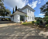 Neue Gebäude - Villa / Doppelhaushälfte - San Roque