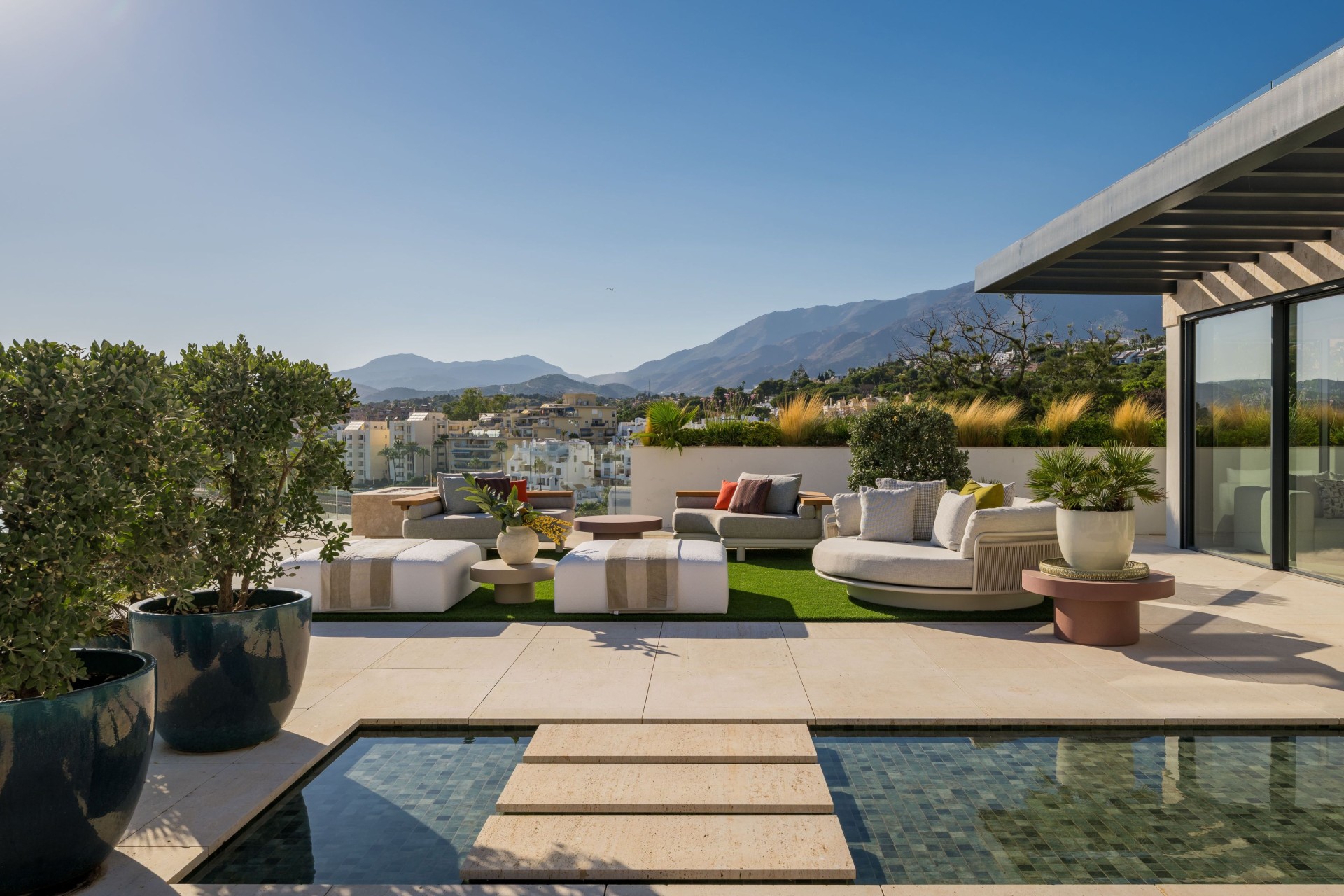 New Build - Apartment / flat - Estepona