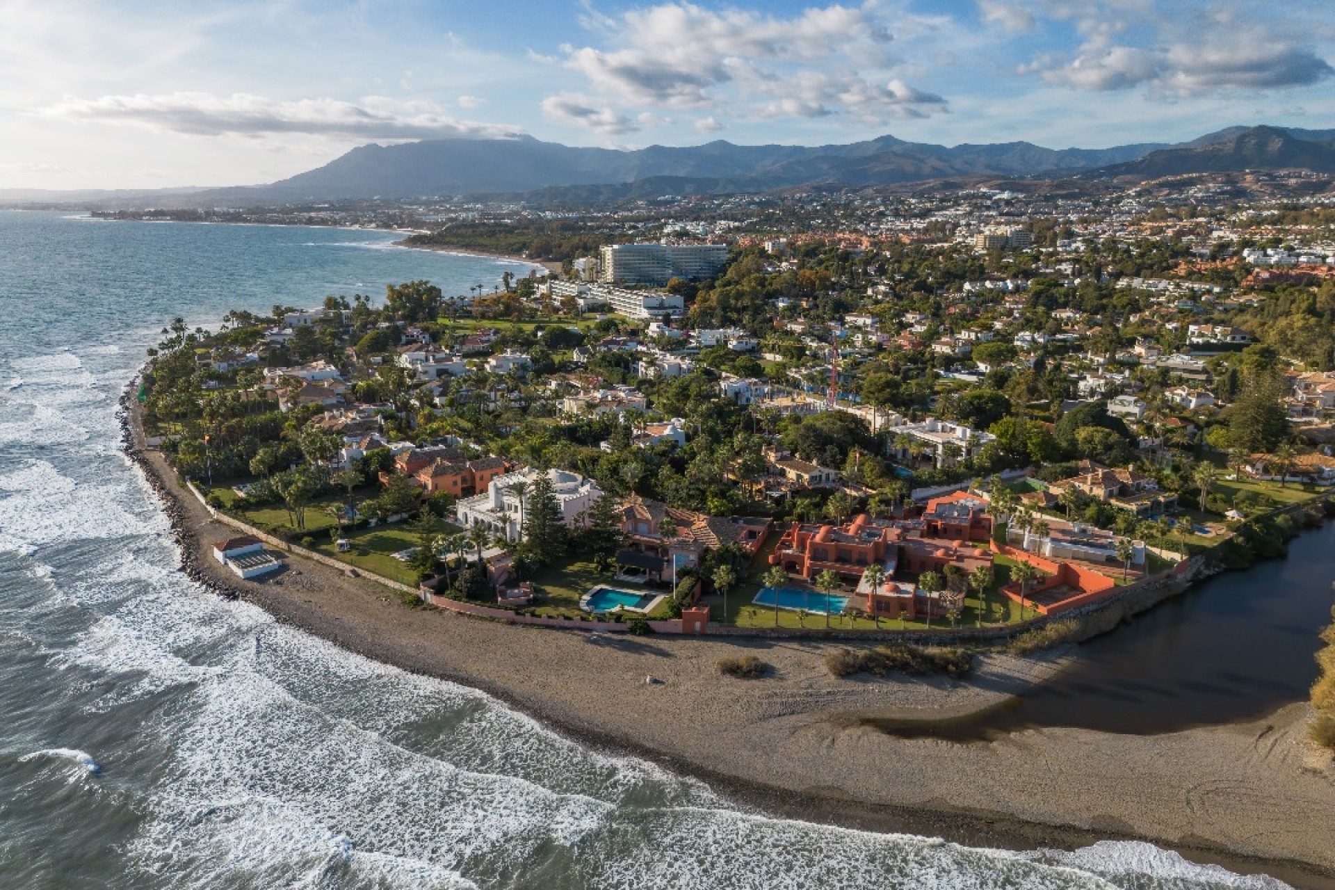 New Build - Villa / Semi-detached Villa - Estepona