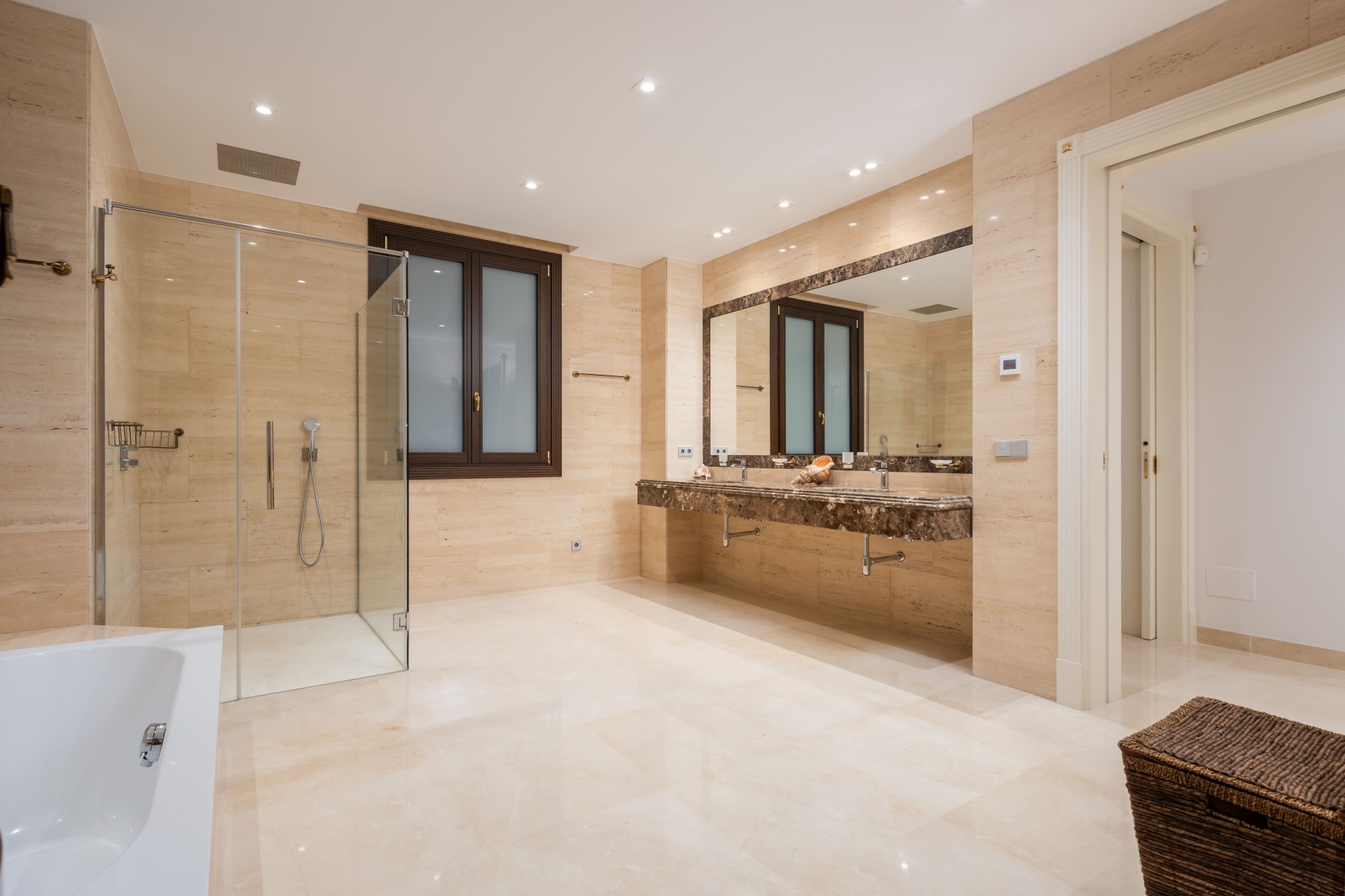 New Build - Villa / Semi-detached Villa - Estepona