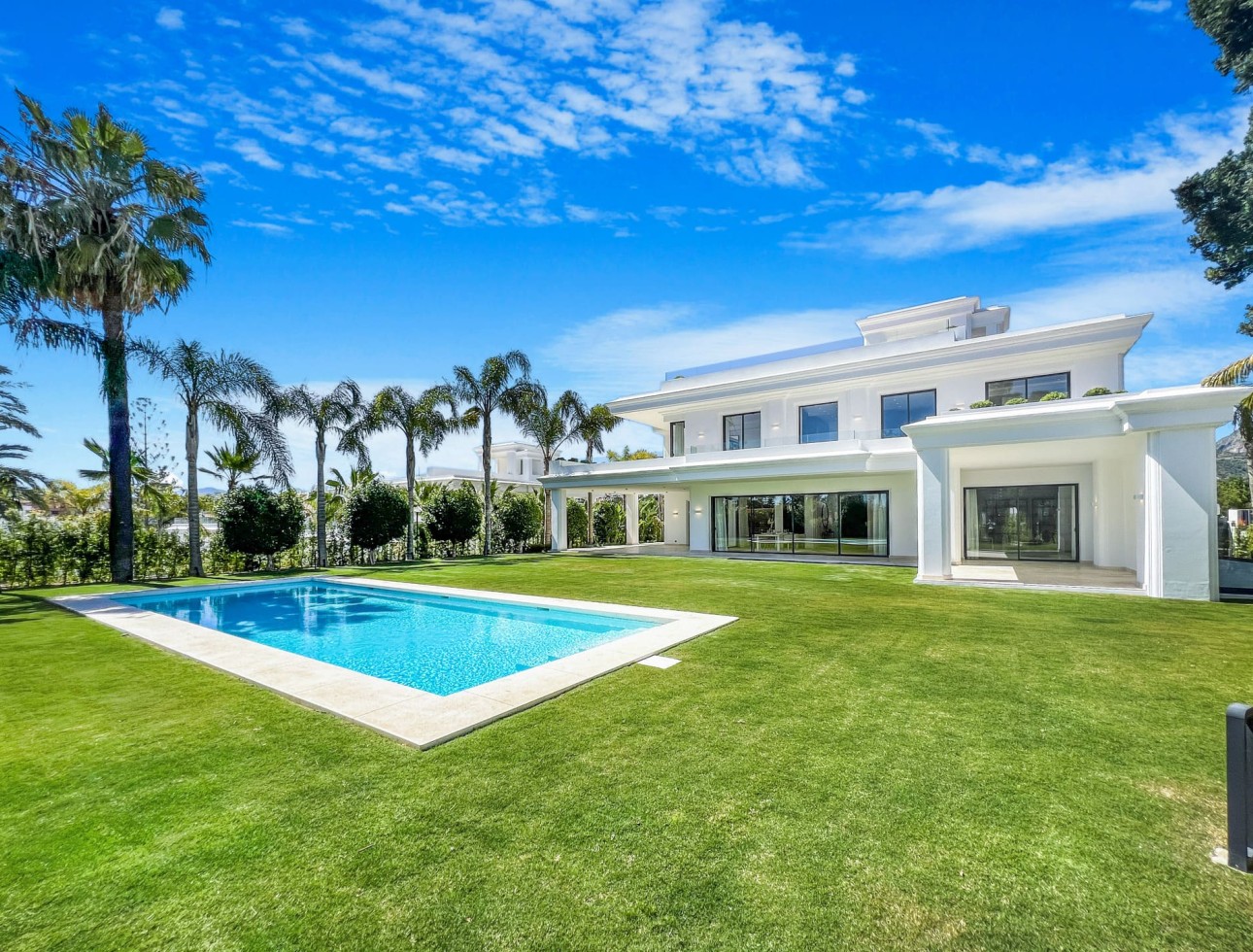 New Build - Villa / Semi-detached Villa - Marbella