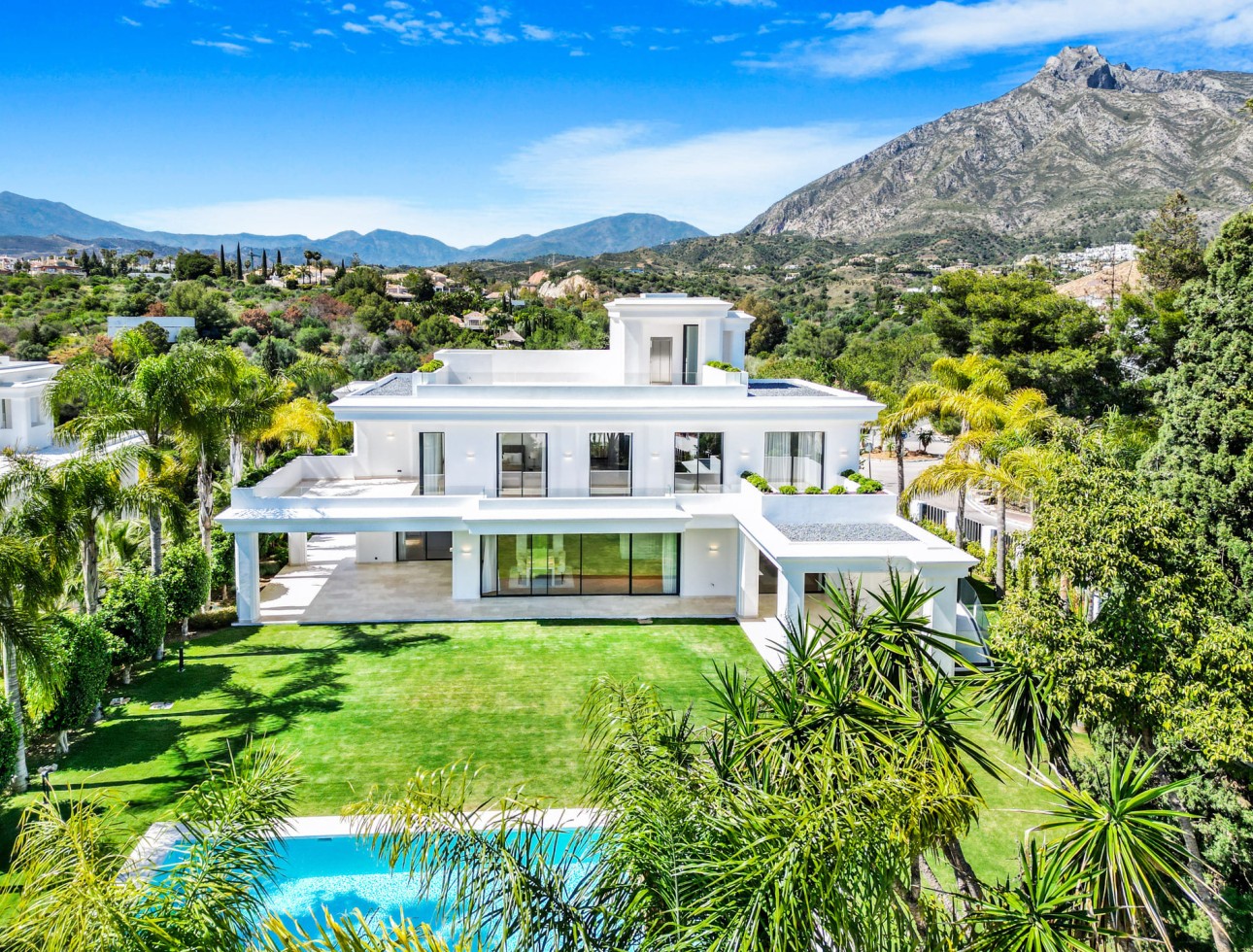 New Build - Villa / Semi-detached Villa - Marbella