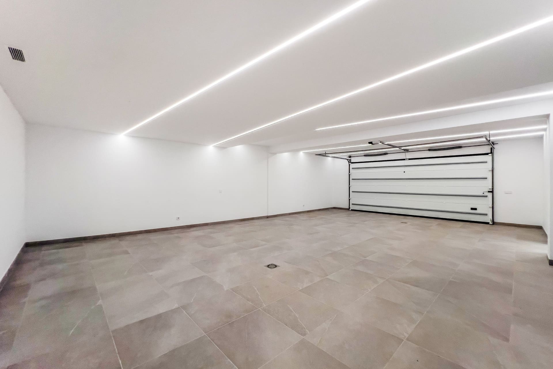 New Build - Villa / Semi-detached Villa - Marbella