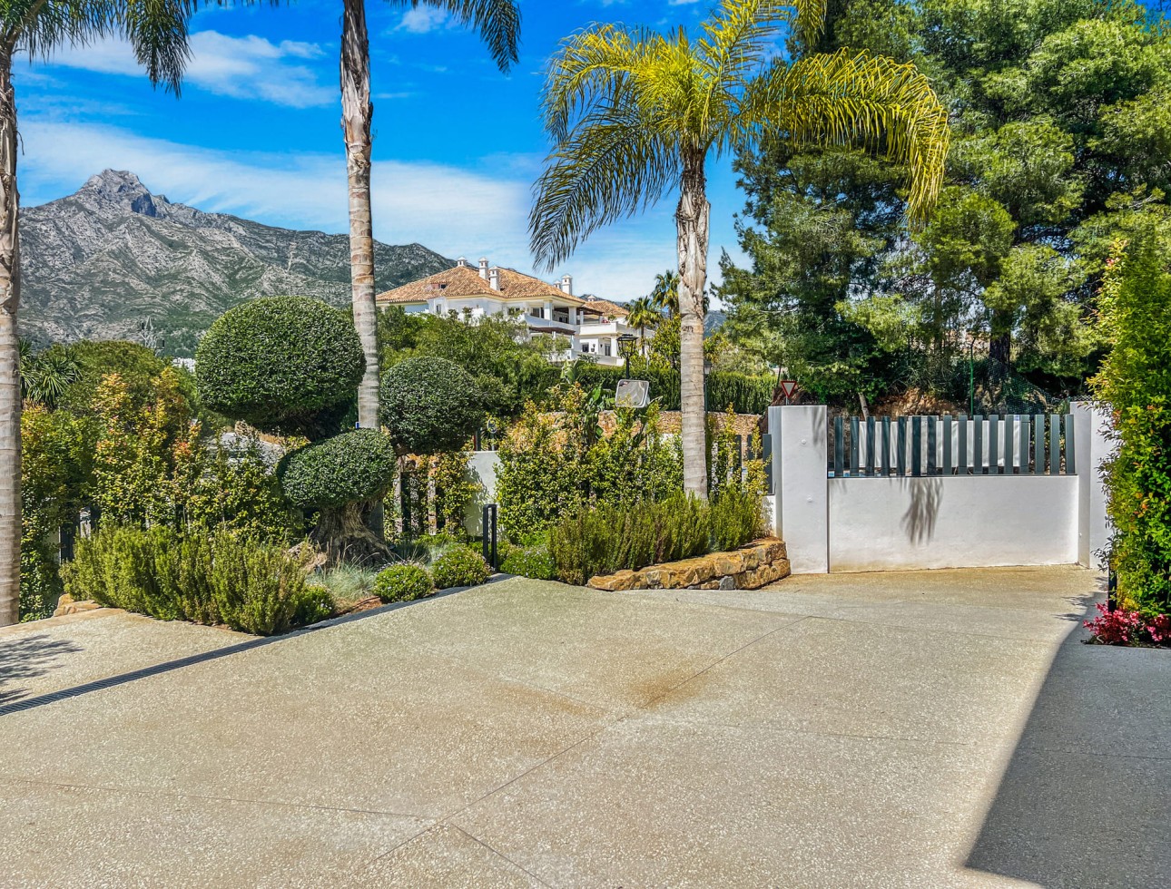 New Build - Villa / Semi-detached Villa - Marbella