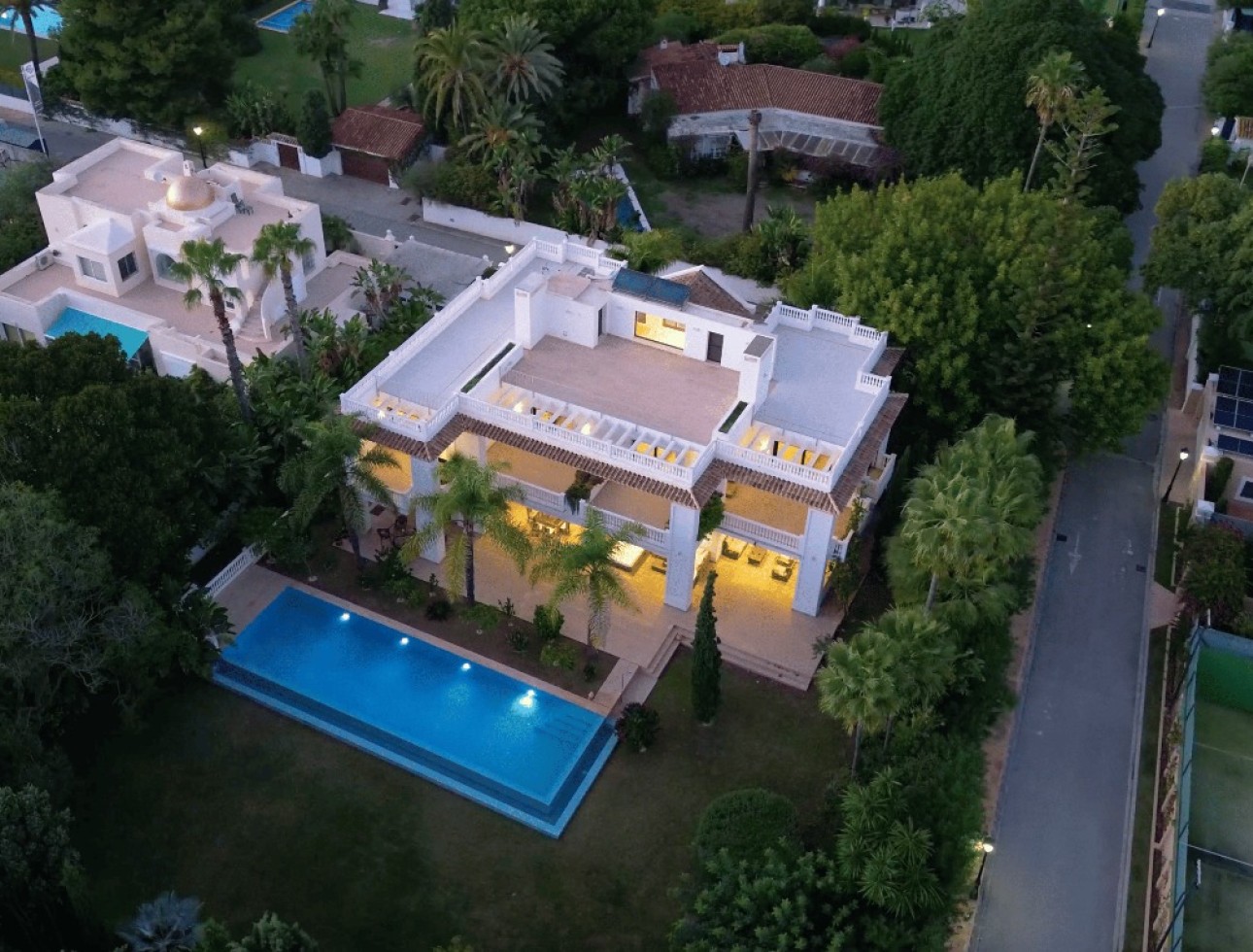 Nouvelle construction - Villa / Jumelée - Estepona