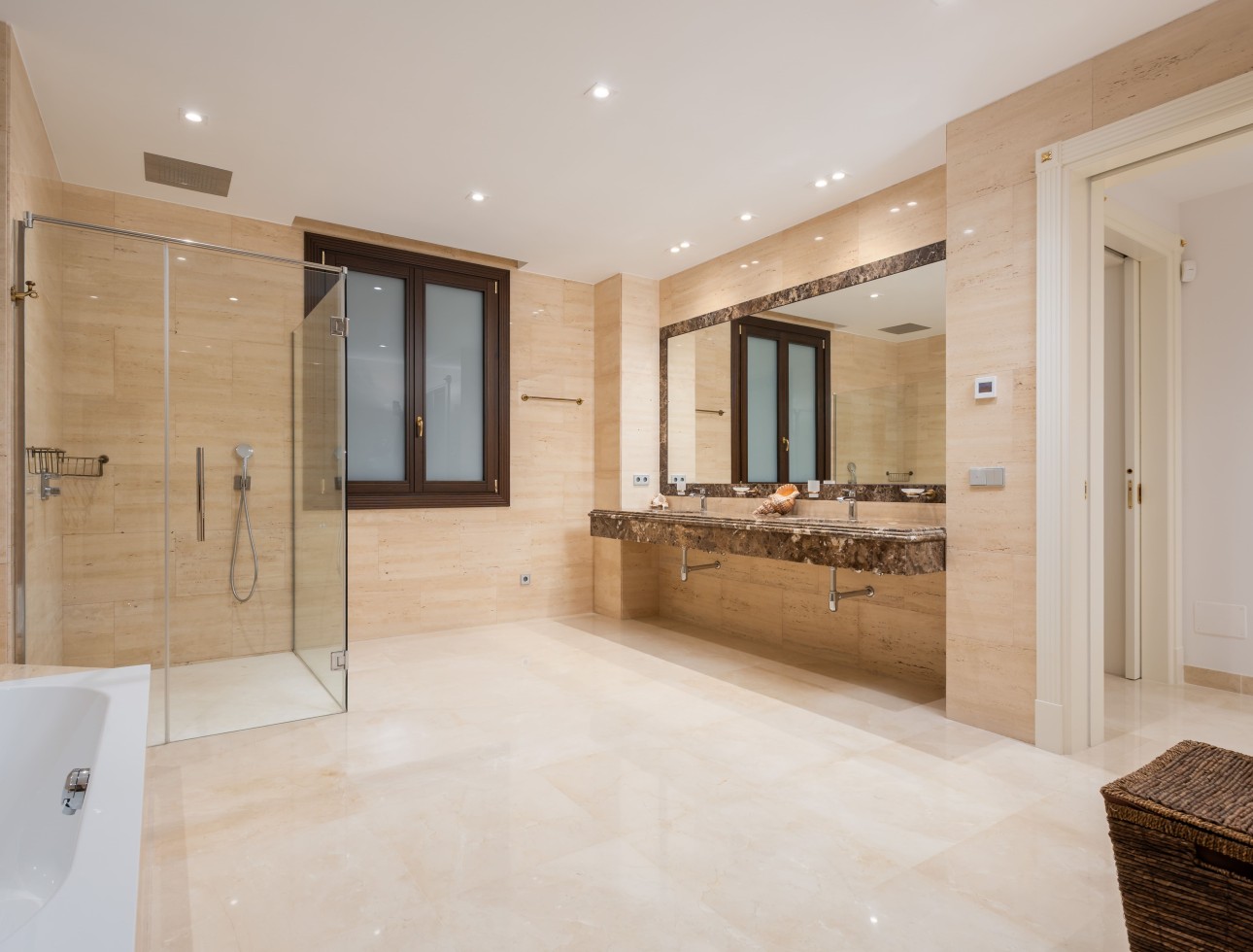 Nouvelle construction - Villa / Jumelée - Estepona