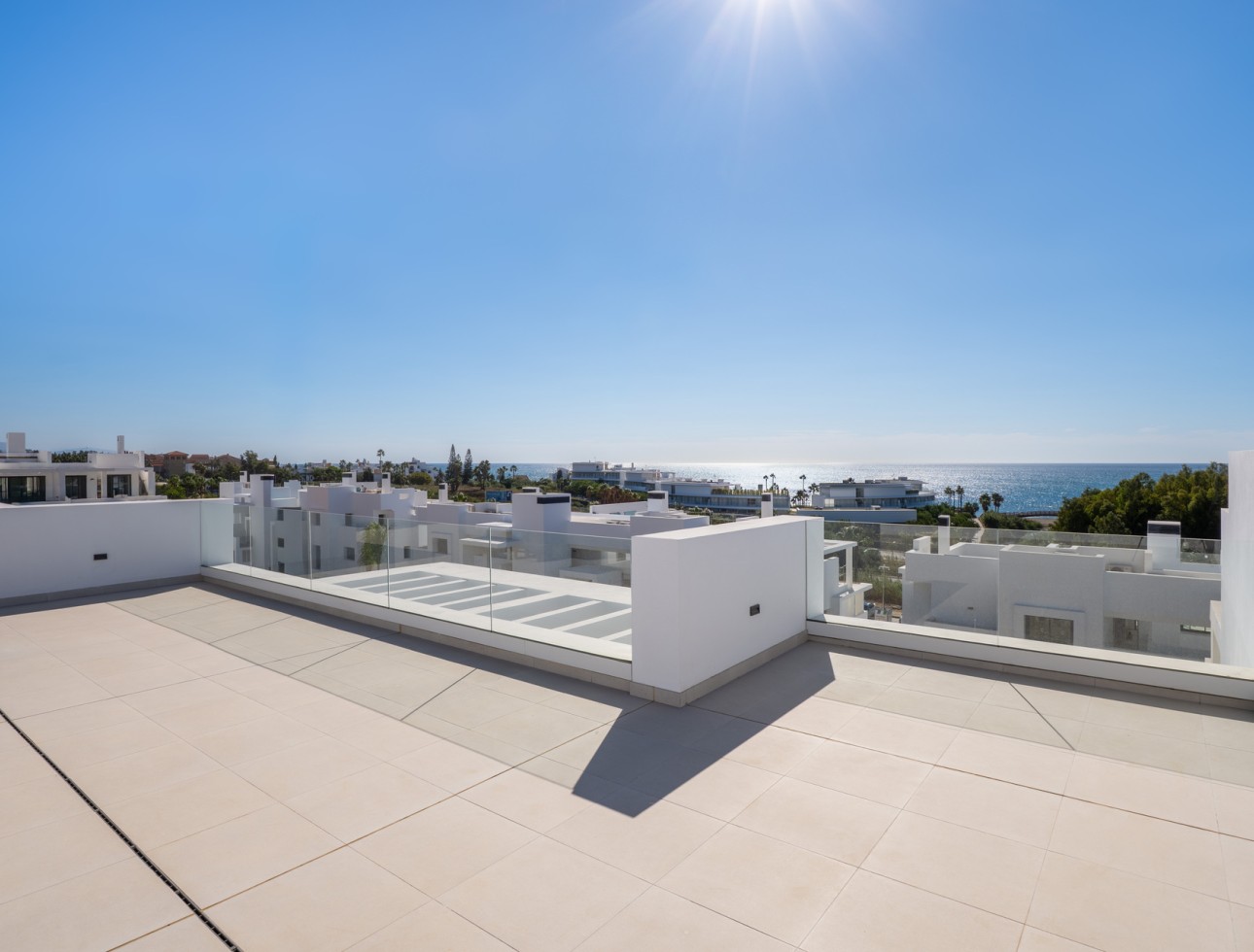 Obra nueva - Apartamento / piso - Estepona