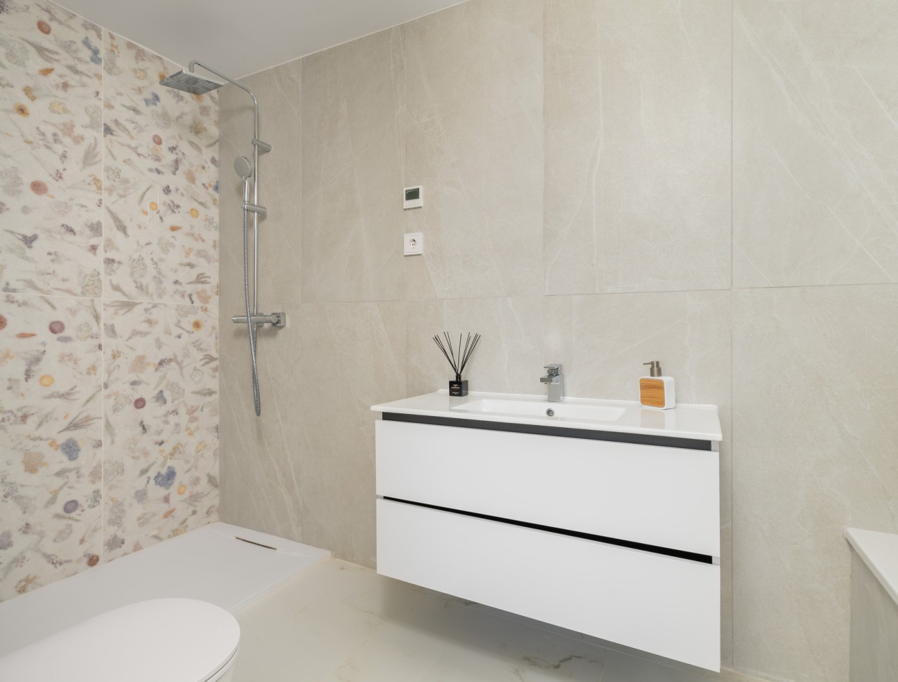 Obra nueva - Apartamento / piso - Estepona