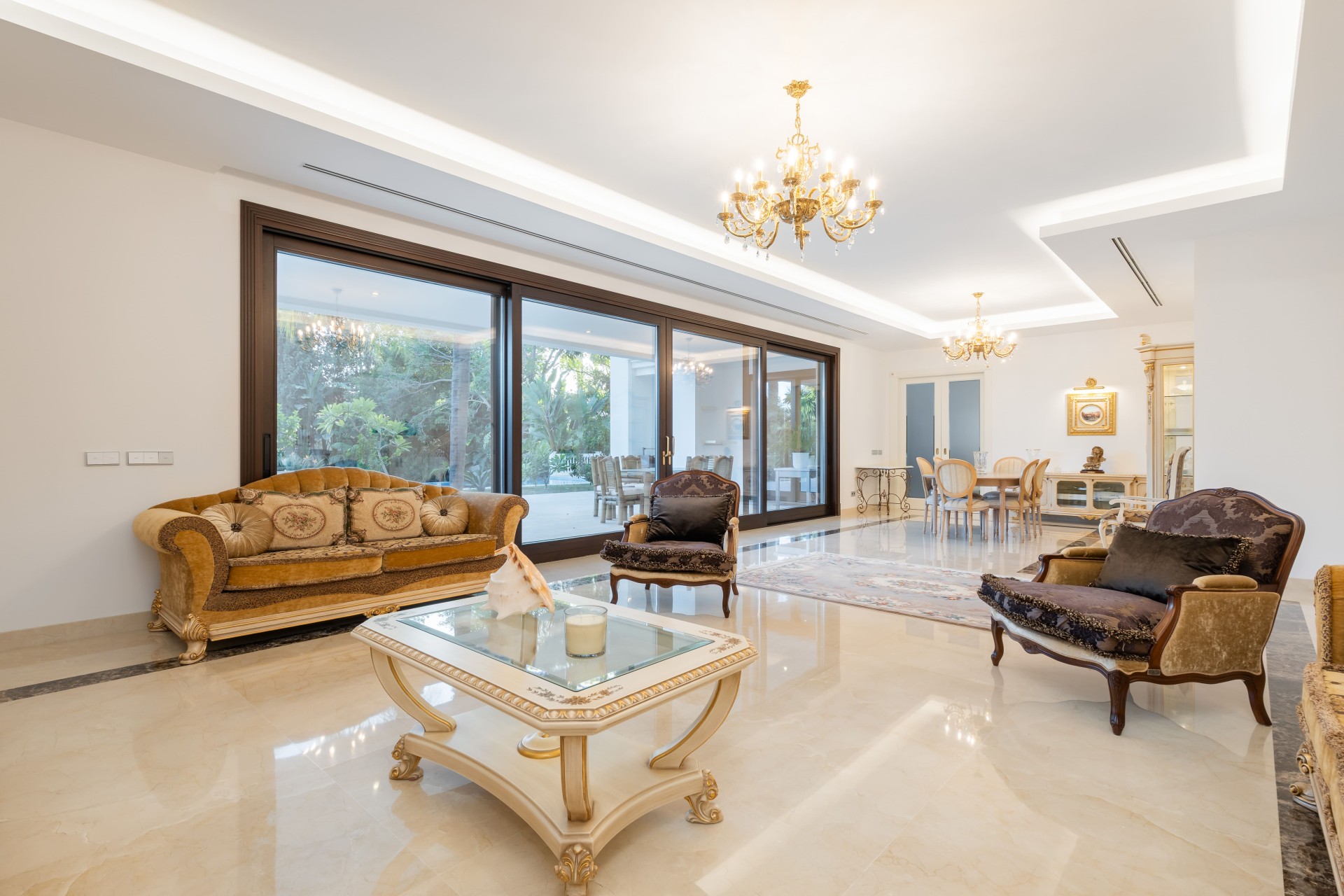 Obra nueva - Villa / Chalet - Estepona