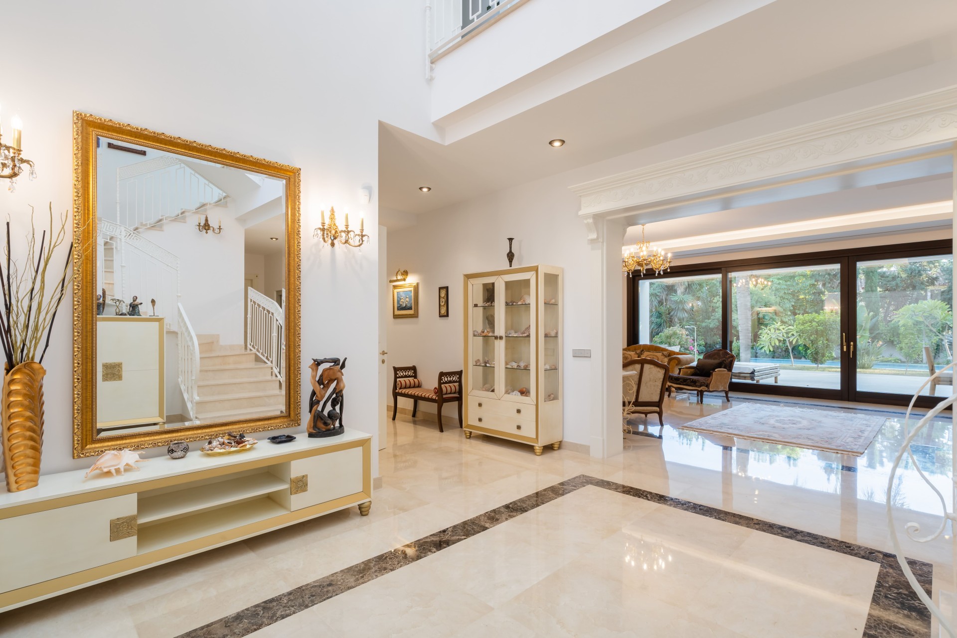 Obra nueva - Villa / Chalet - Estepona