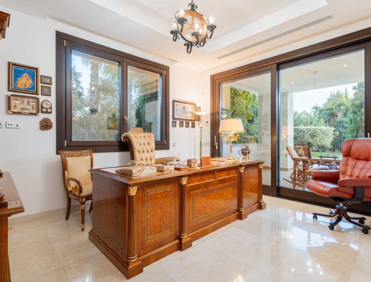 Obra nueva - Villa / Chalet - Estepona