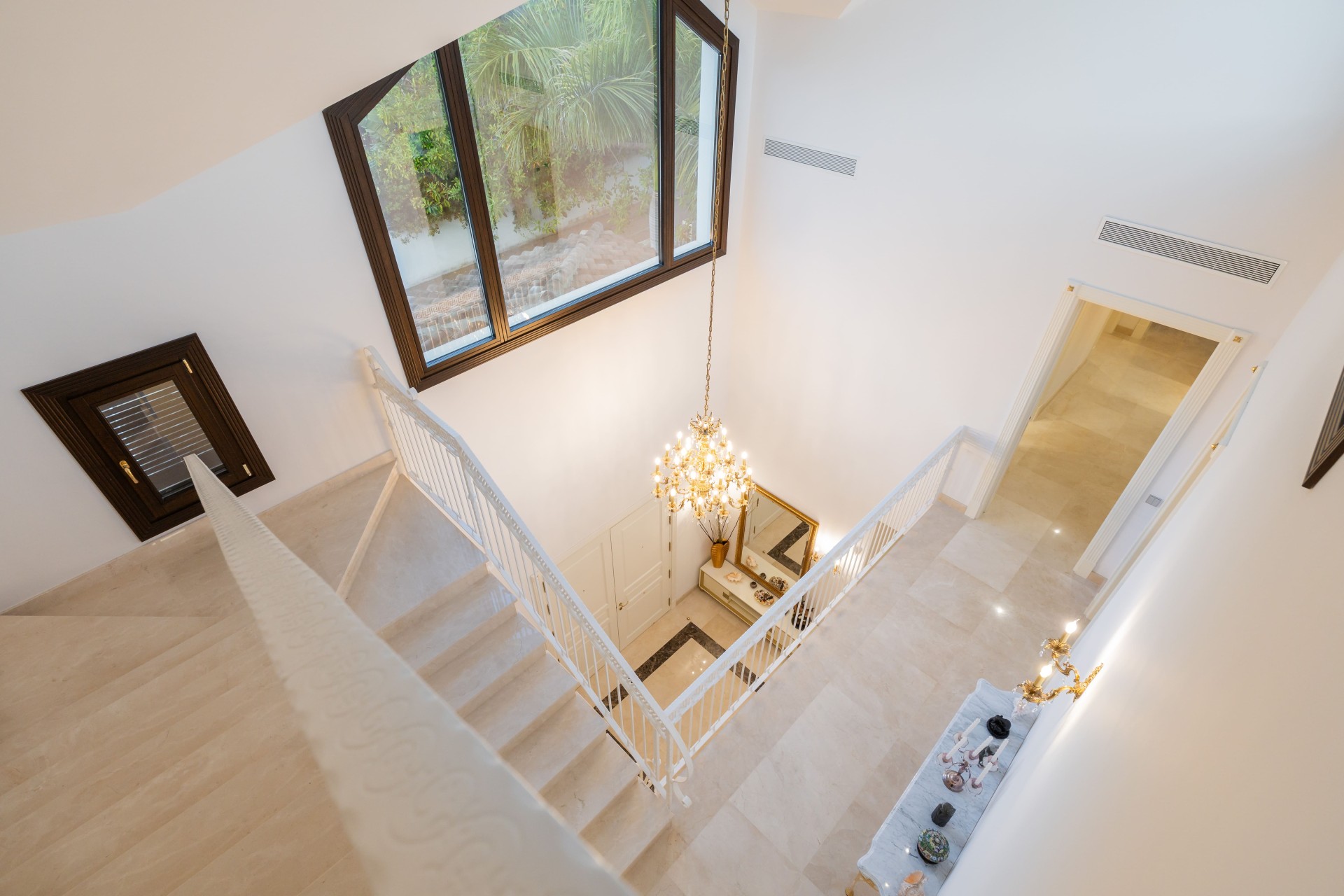 Obra nueva - Villa / Chalet - Estepona