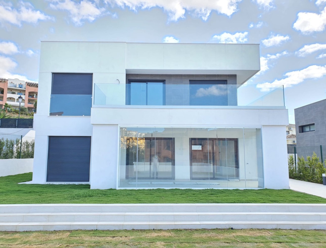 Obra nueva - Villa / Chalet - Manilva