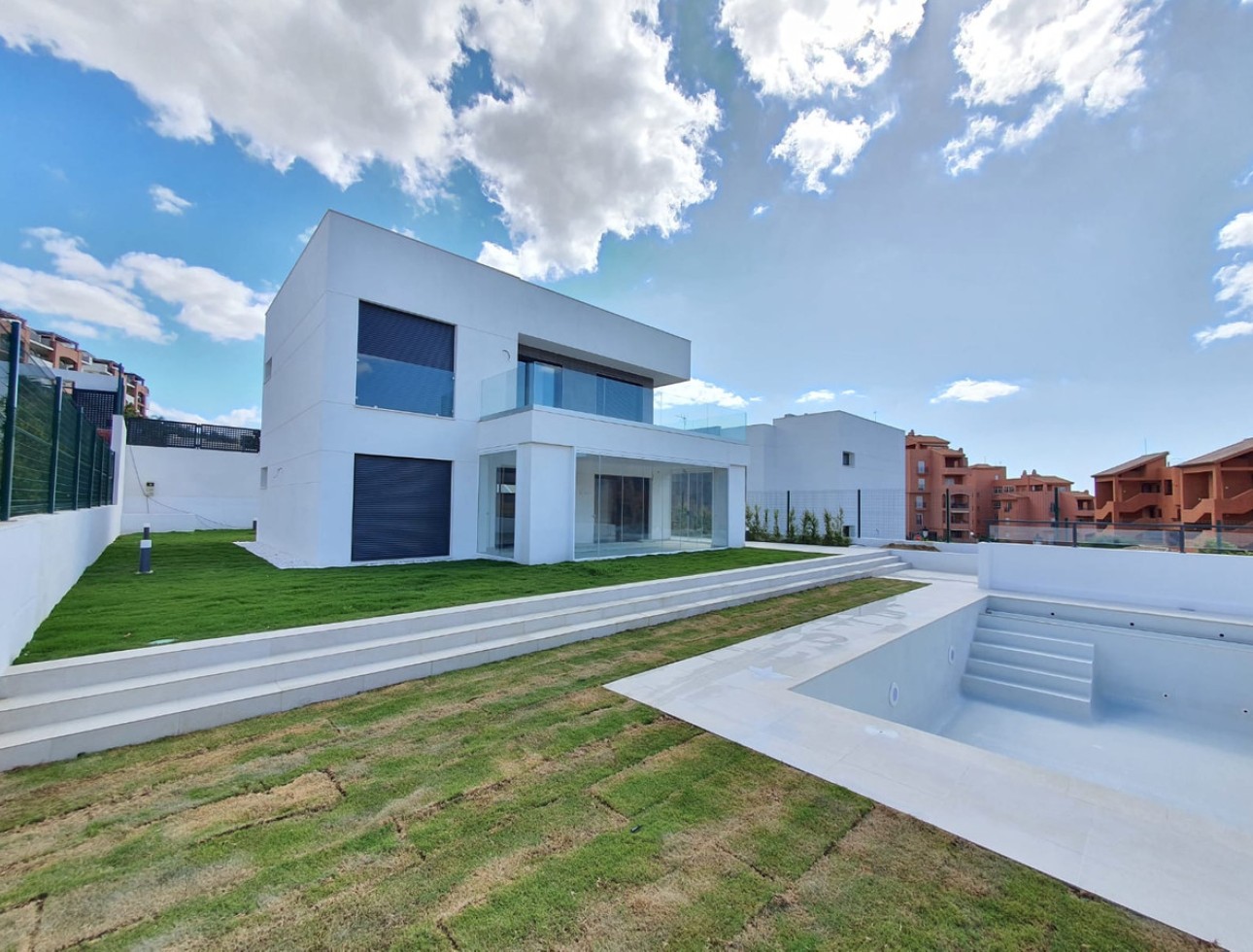 Obra nueva - Villa / Chalet - Manilva