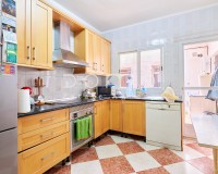 Resale - Apartment / flat - Vera