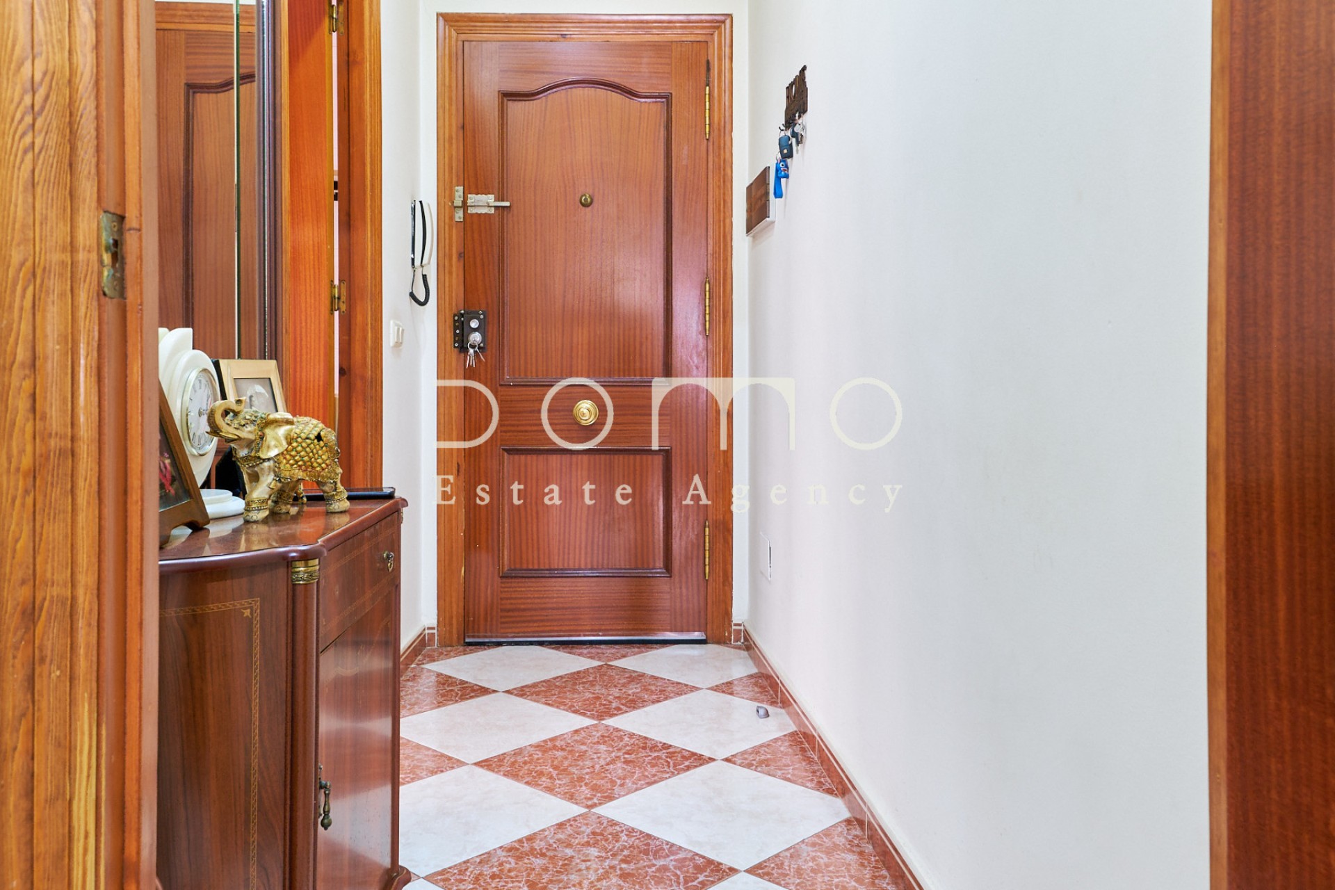 Resale - Apartment / flat - Vera