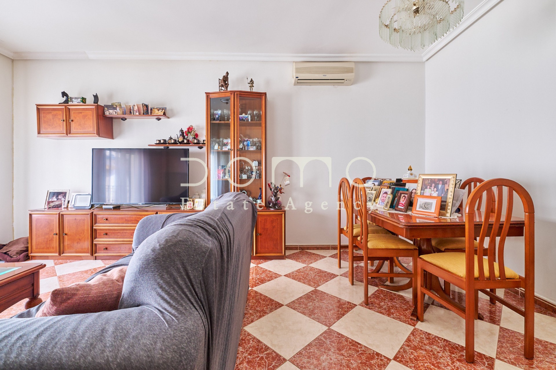 Resale - Apartment / flat - Vera