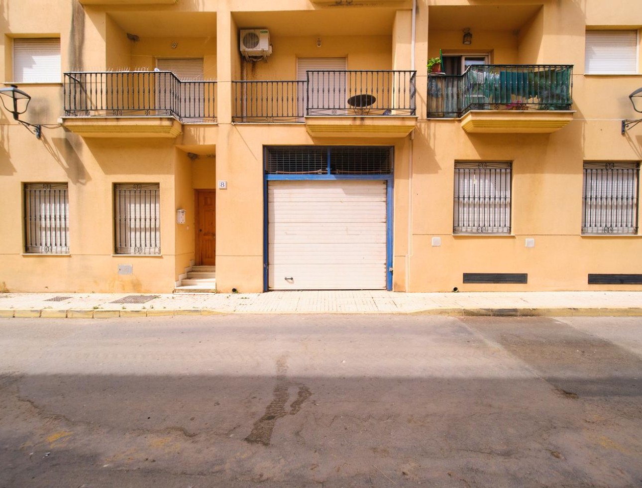 Resale - Parking - Turre