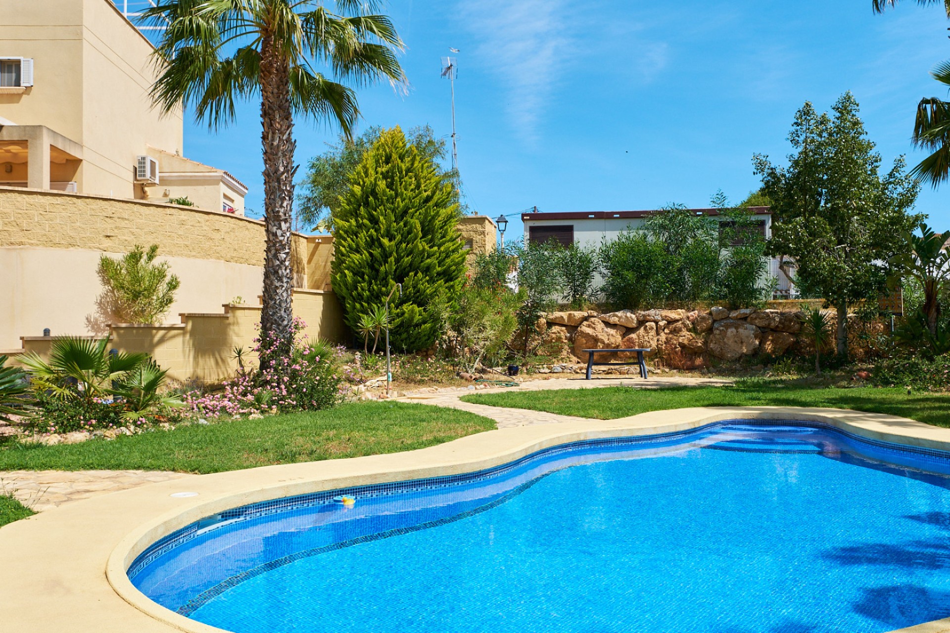 Resale - Townhouse - Bédar