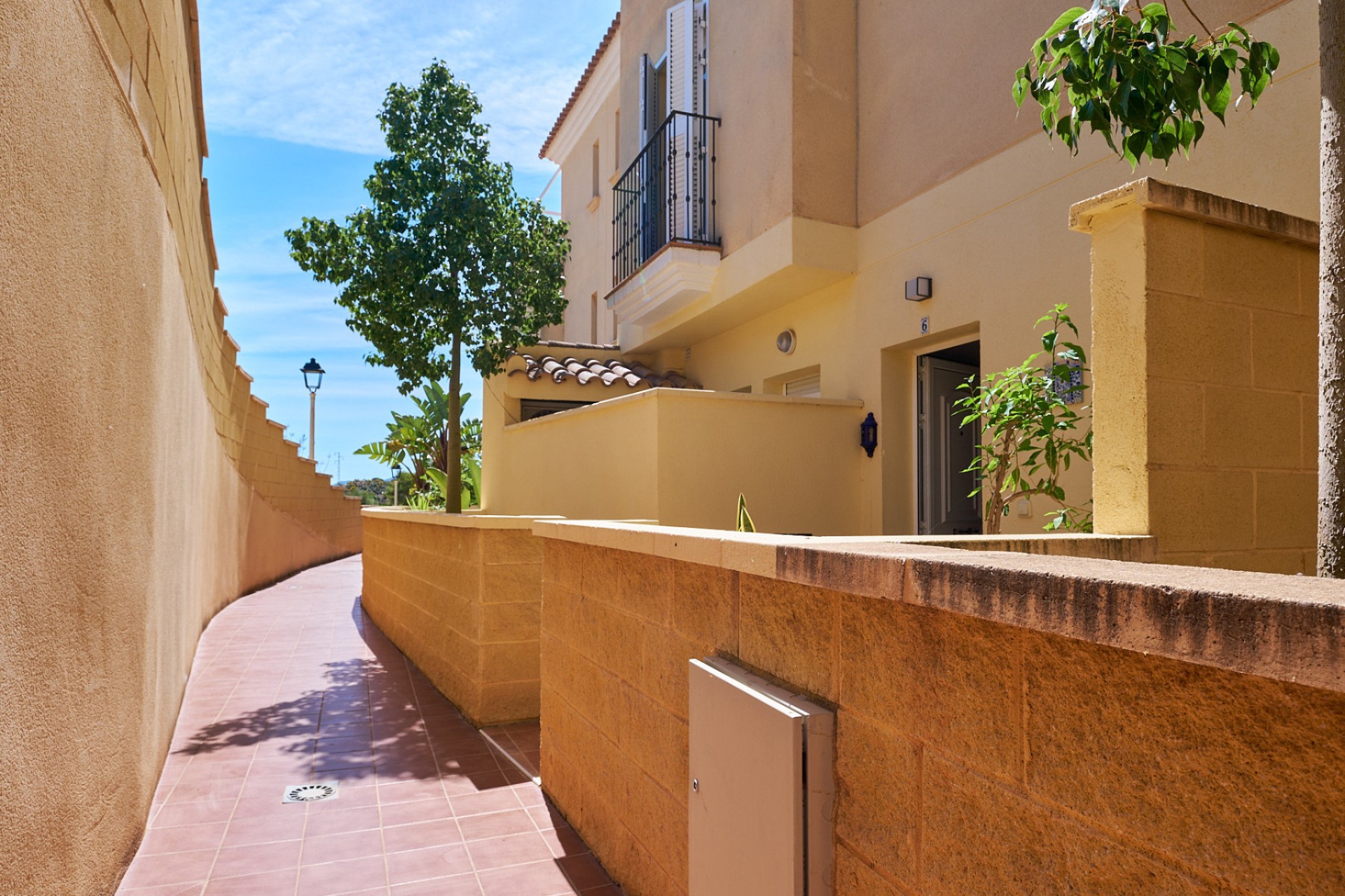 Resale - Townhouse - Bédar