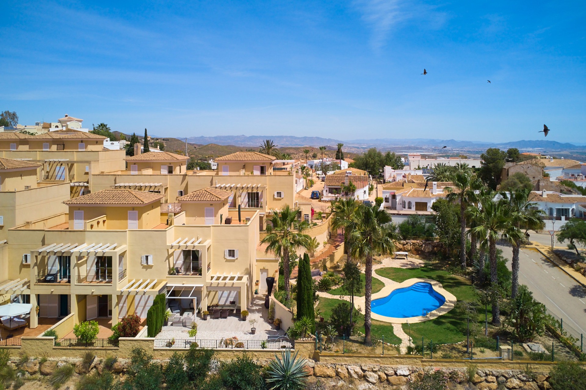 Resale - Townhouse - Bédar