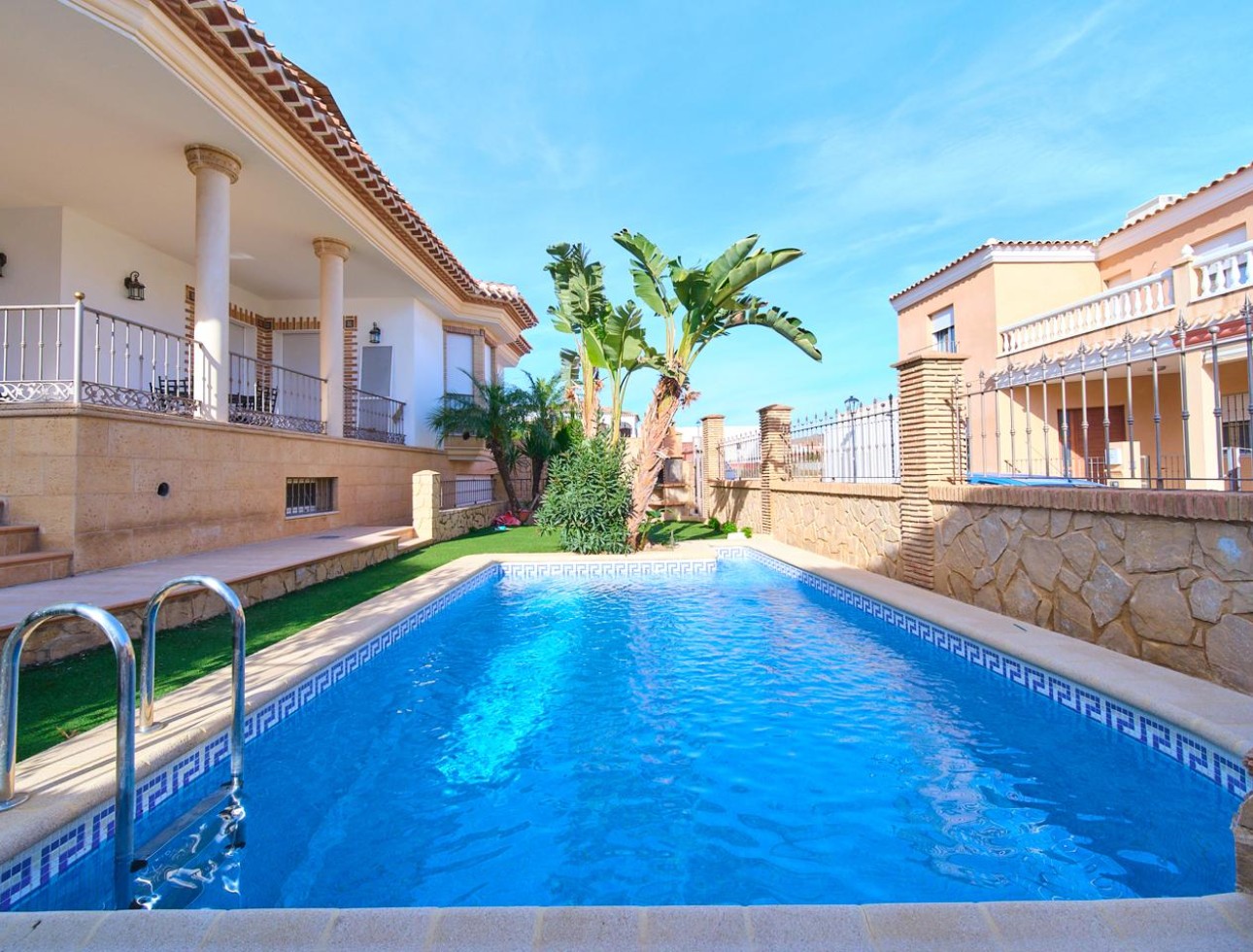 Resale - Villa - Los Gallardos