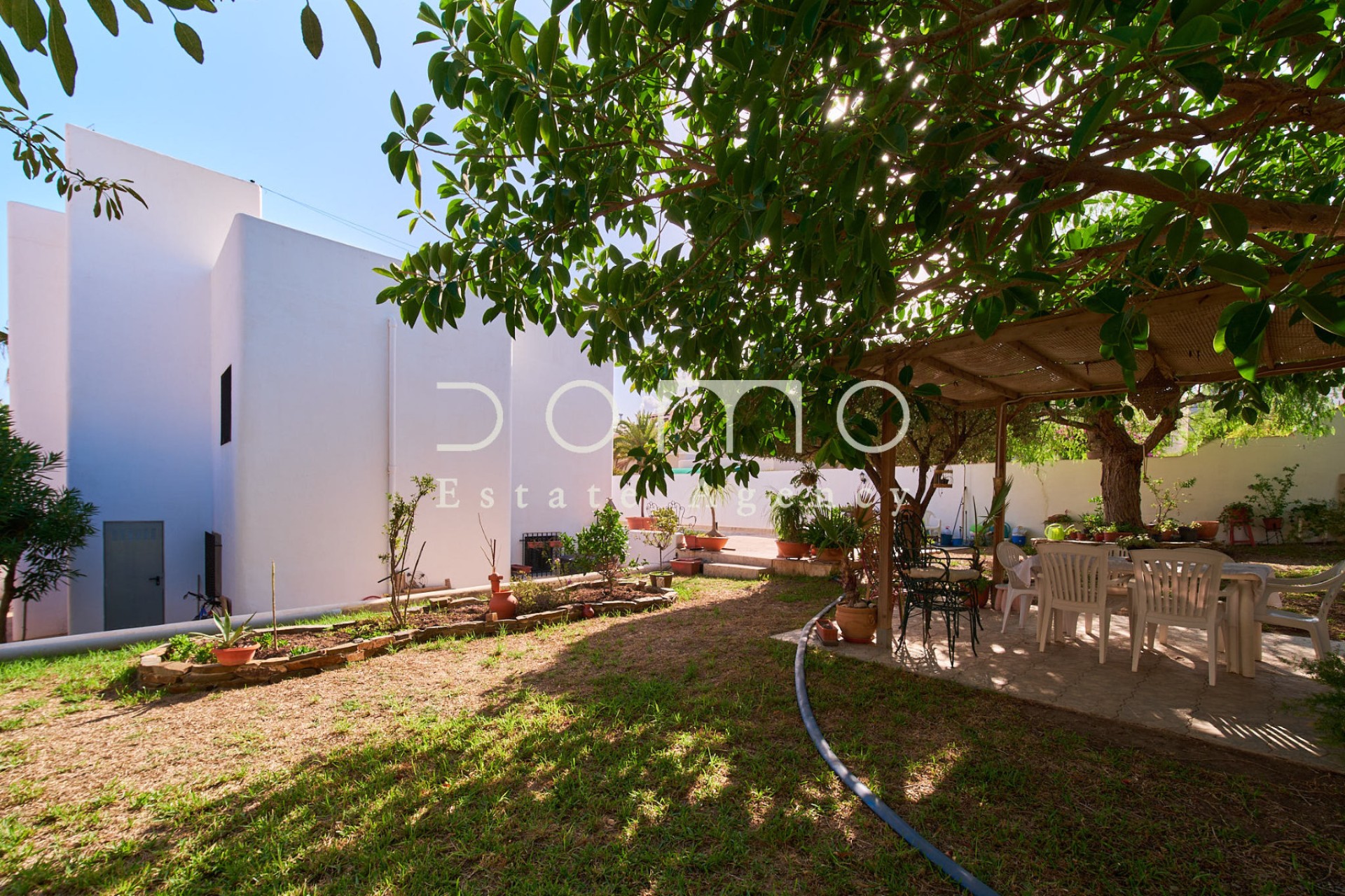 Resale - Villa / Semi-detached Villa - Mojácar