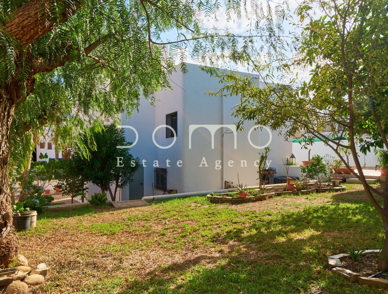 Resale - Villa / Semi-detached Villa - Mojácar