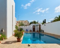 Resale - Villa / Semi-detached Villa - Mojácar