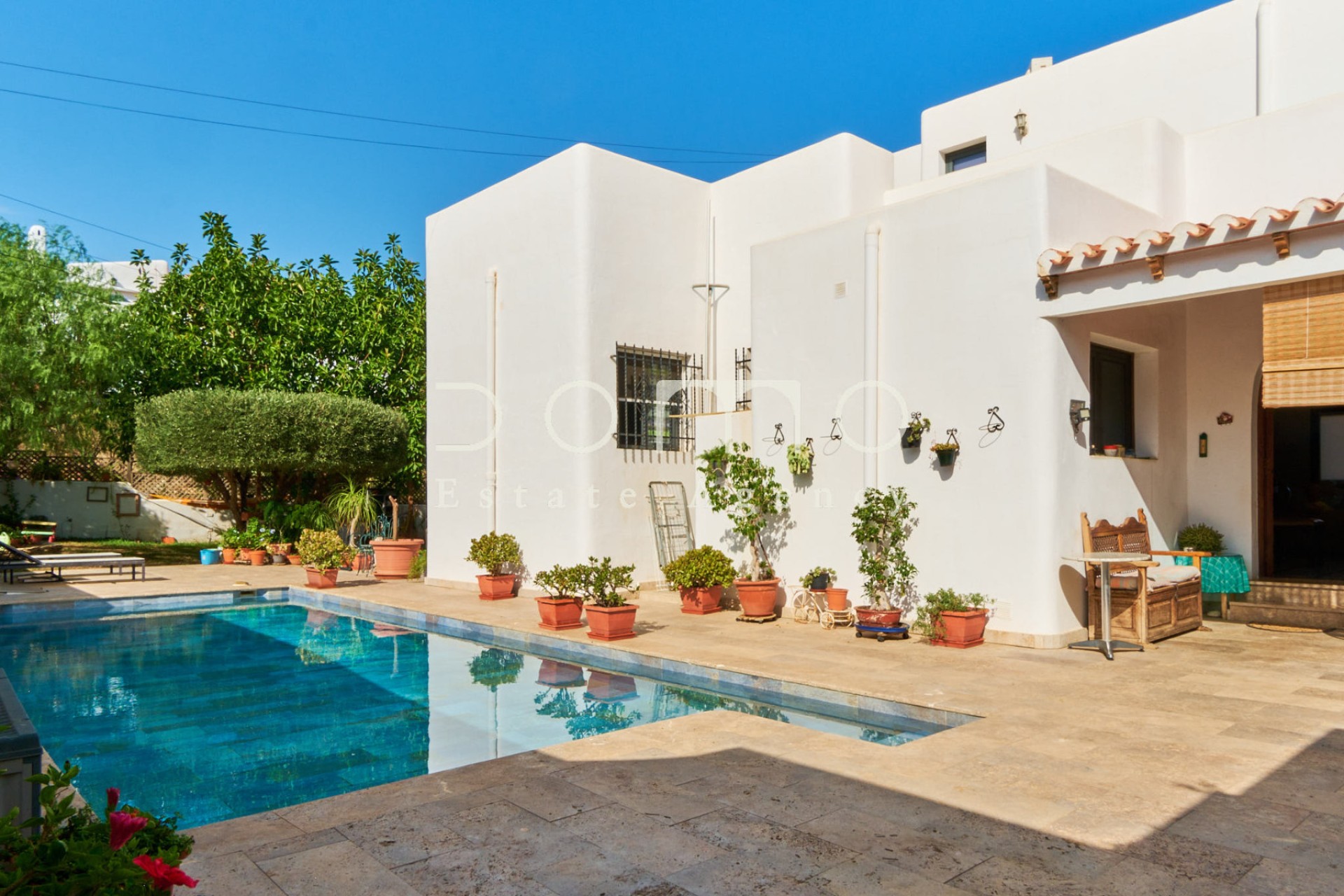 Resale - Villa / Semi-detached Villa - Mojácar