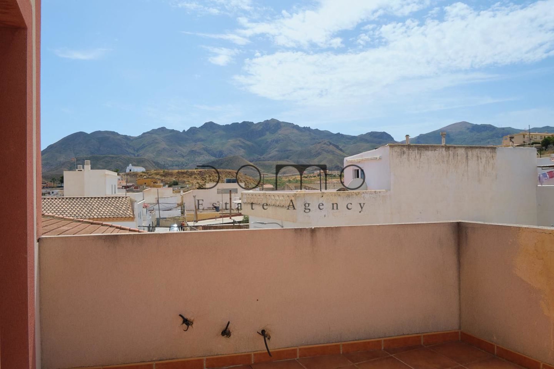 Resale - Villa / Semi-detached Villa - Turre