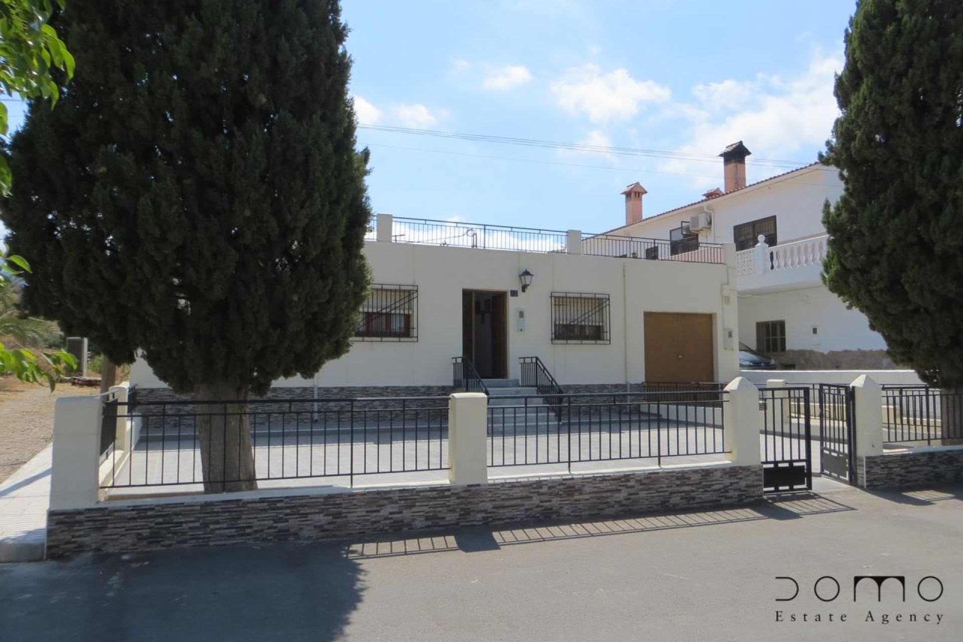 Resale - Villa / Semi-detached Villa - Turre