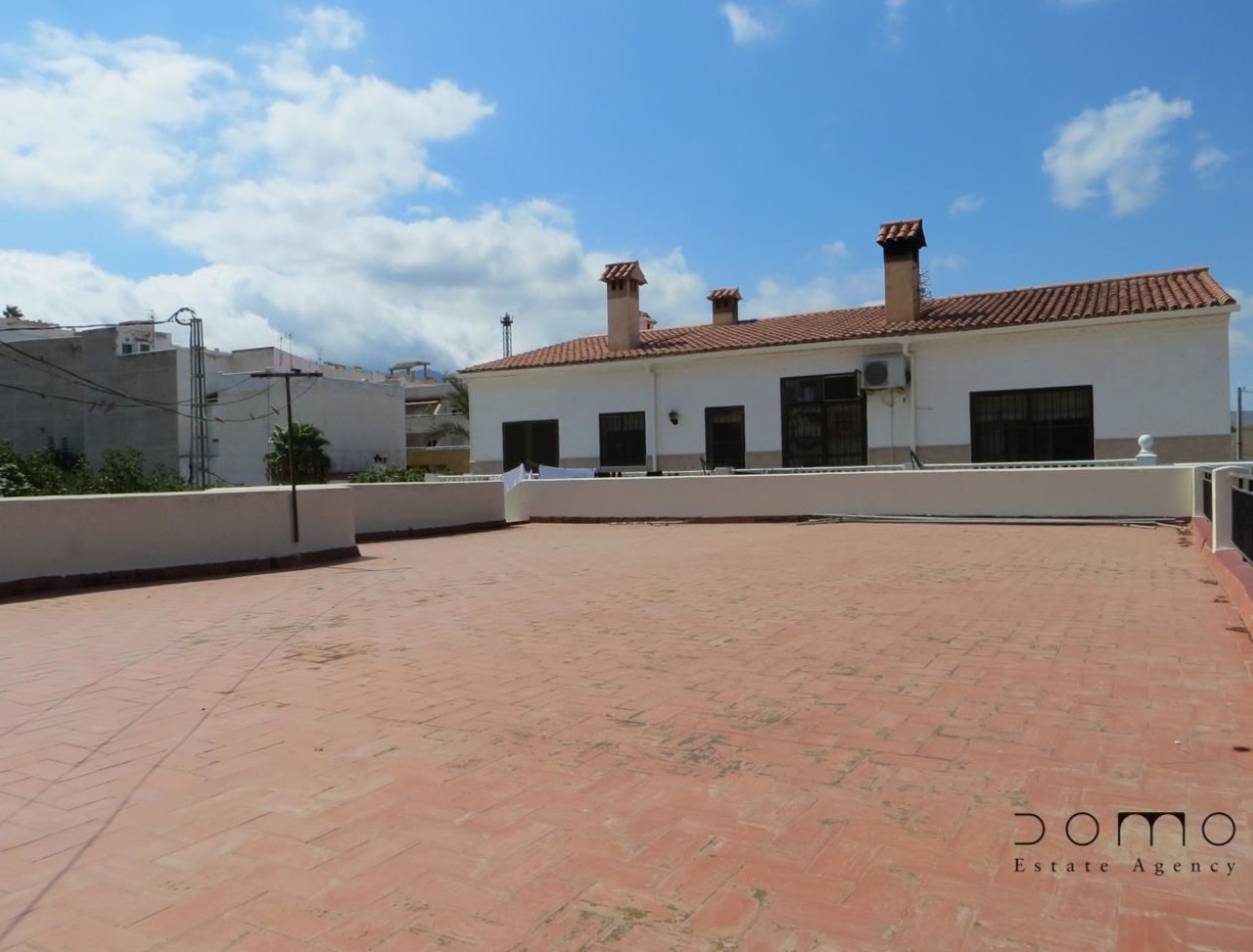 Resale - Villa / Semi-detached Villa - Turre