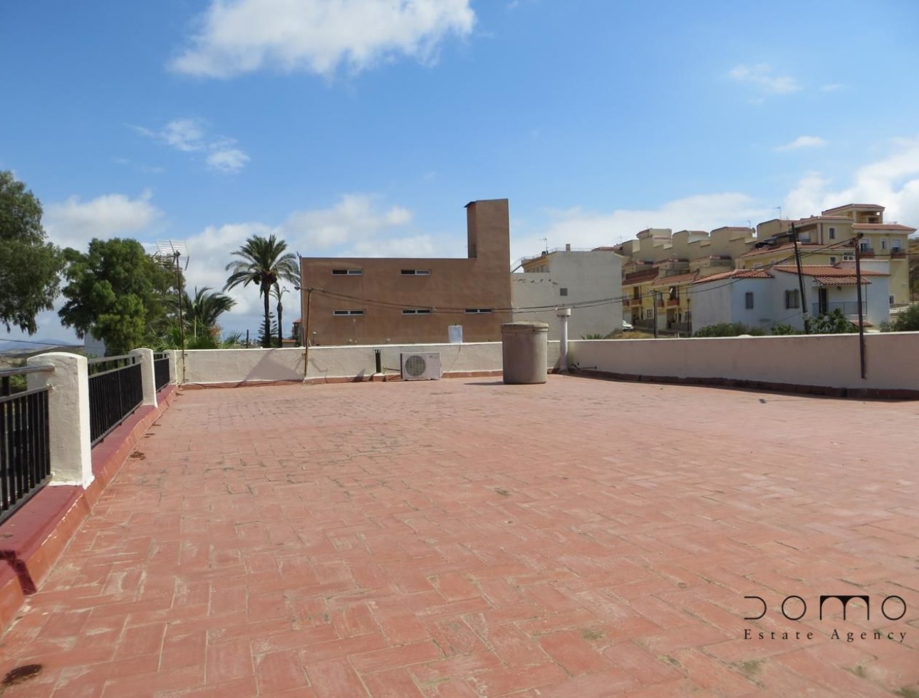 Resale - Villa / Semi-detached Villa - Turre