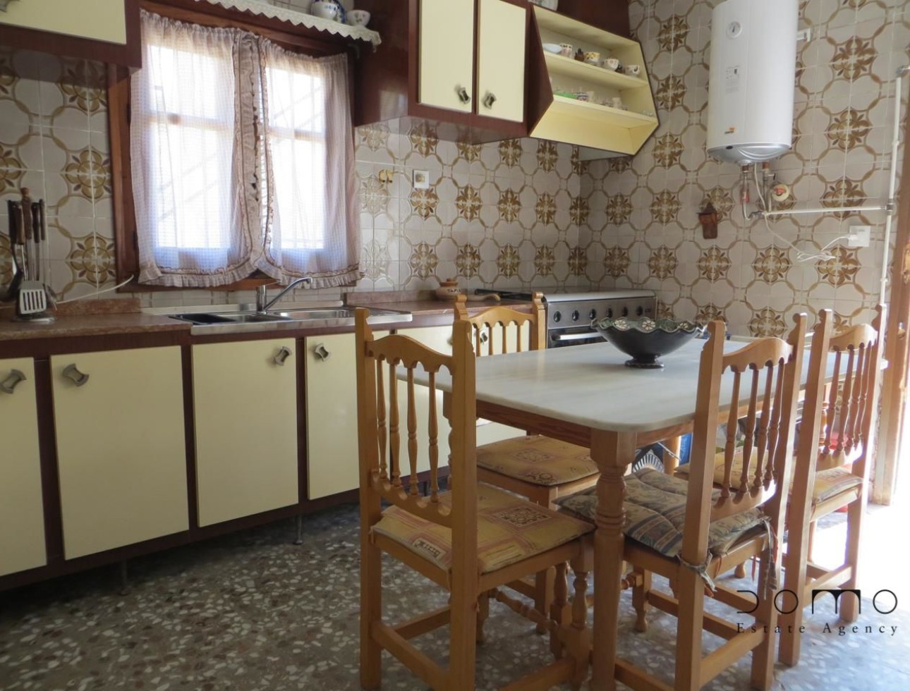 Resale - Villa / Semi-detached Villa - Turre