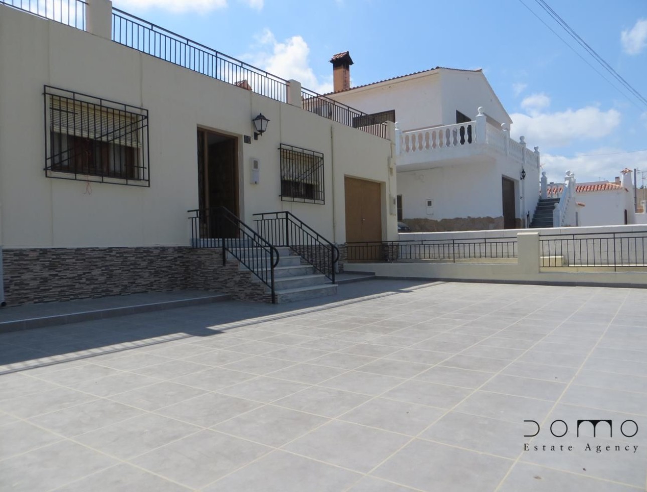 Resale - Villa / Semi-detached Villa - Turre