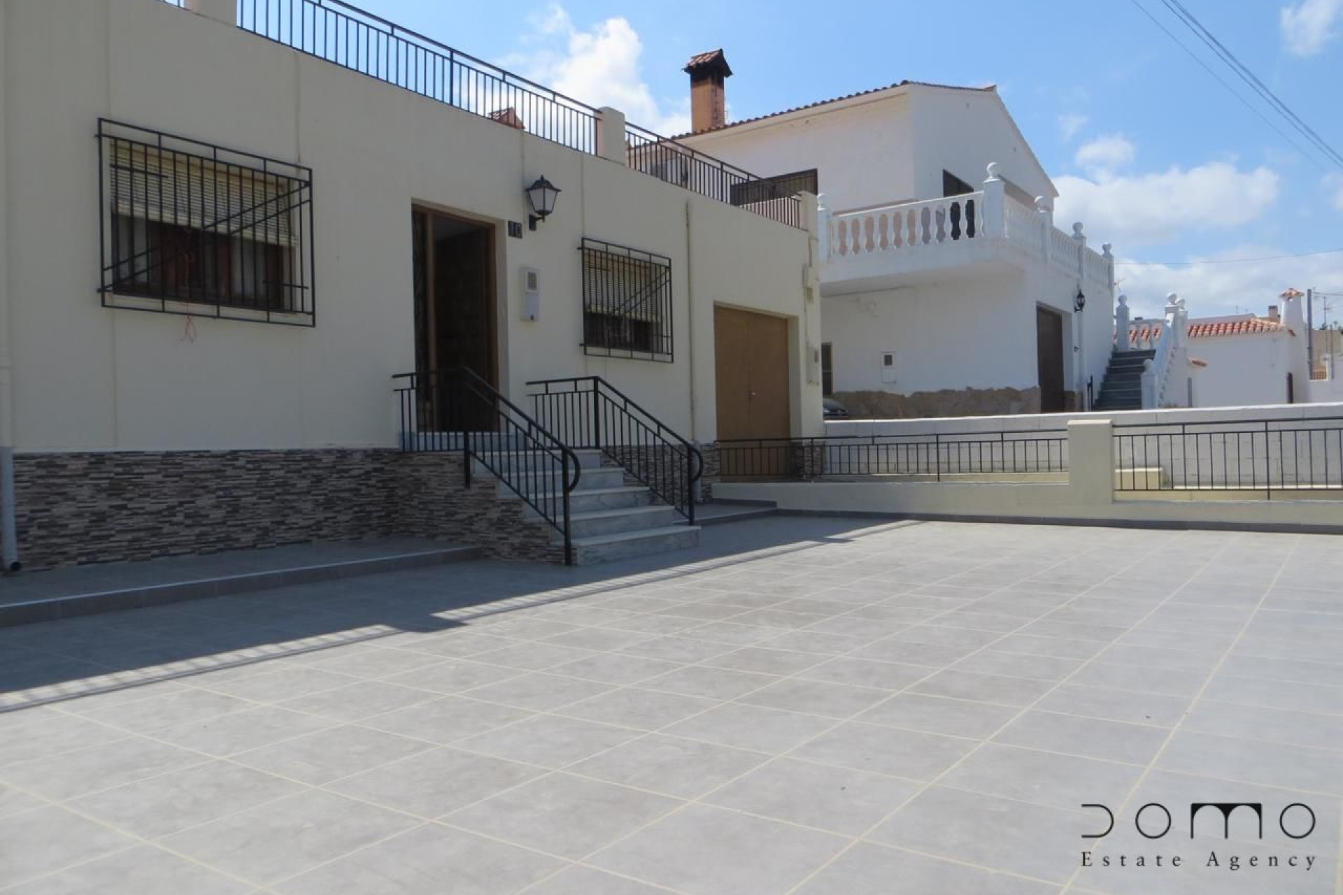 Resale - Villa / Semi-detached Villa - Turre