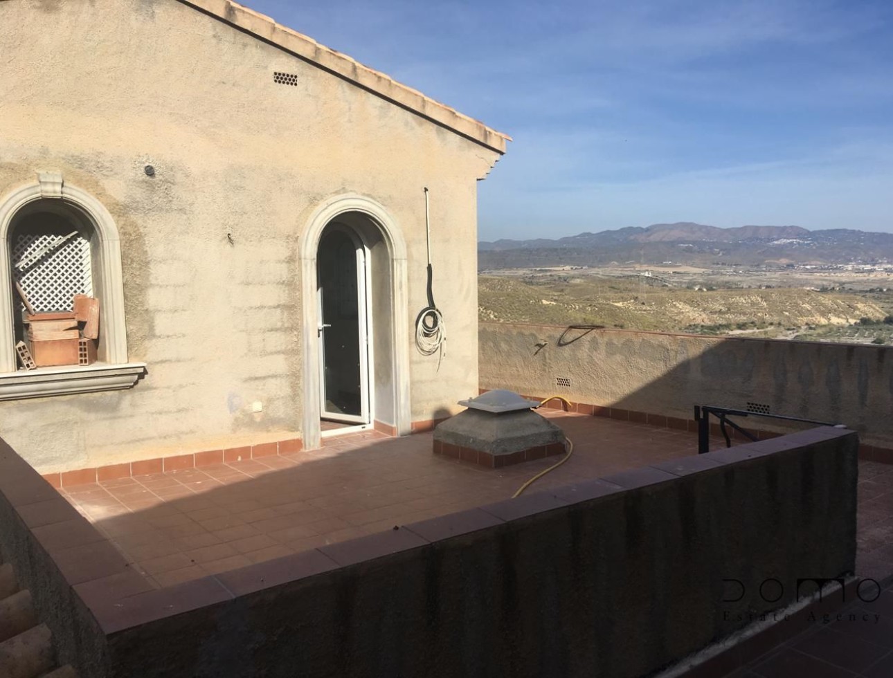 Resale - Villa / Semi-detached Villa - Turre