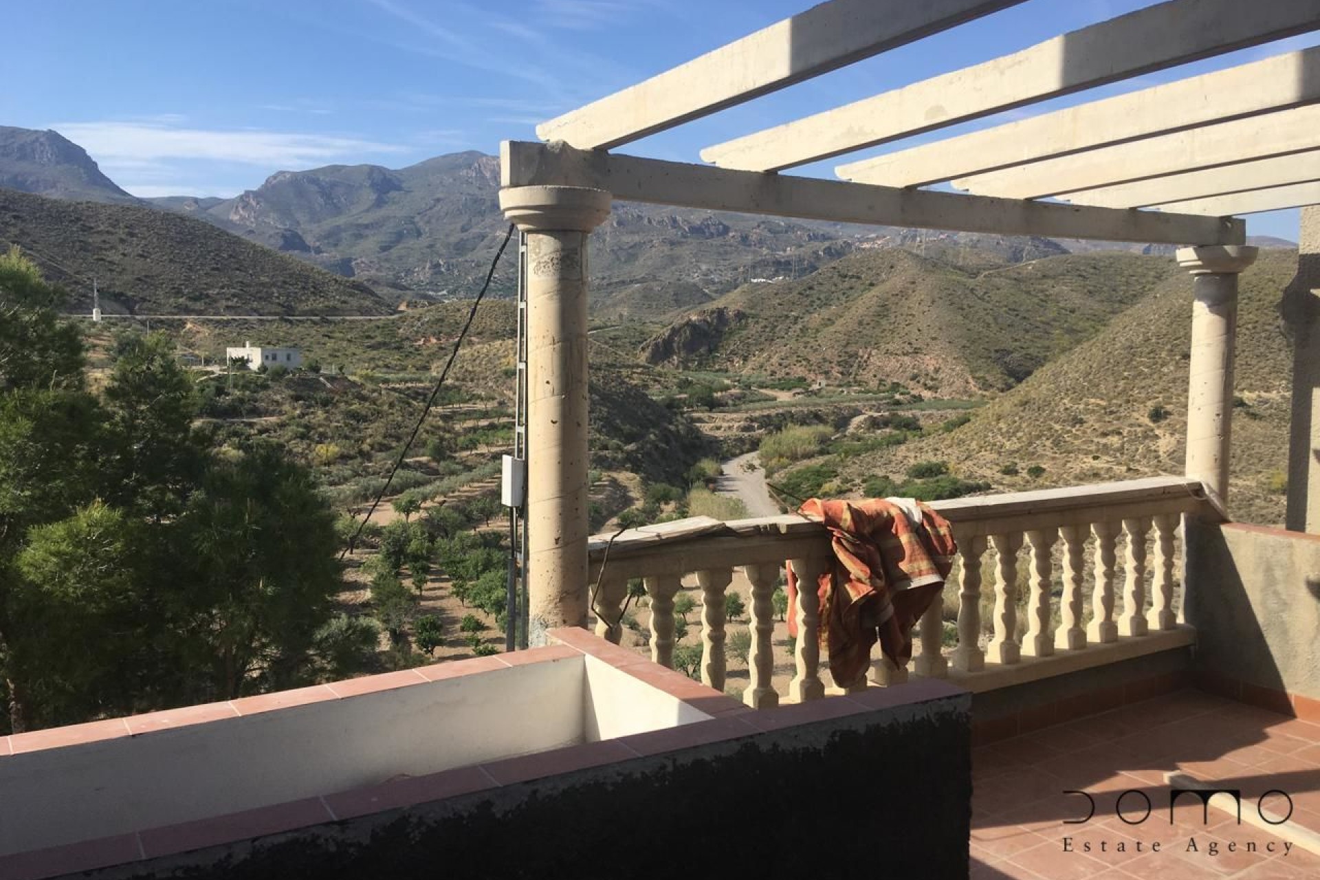 Resale - Villa / Semi-detached Villa - Turre