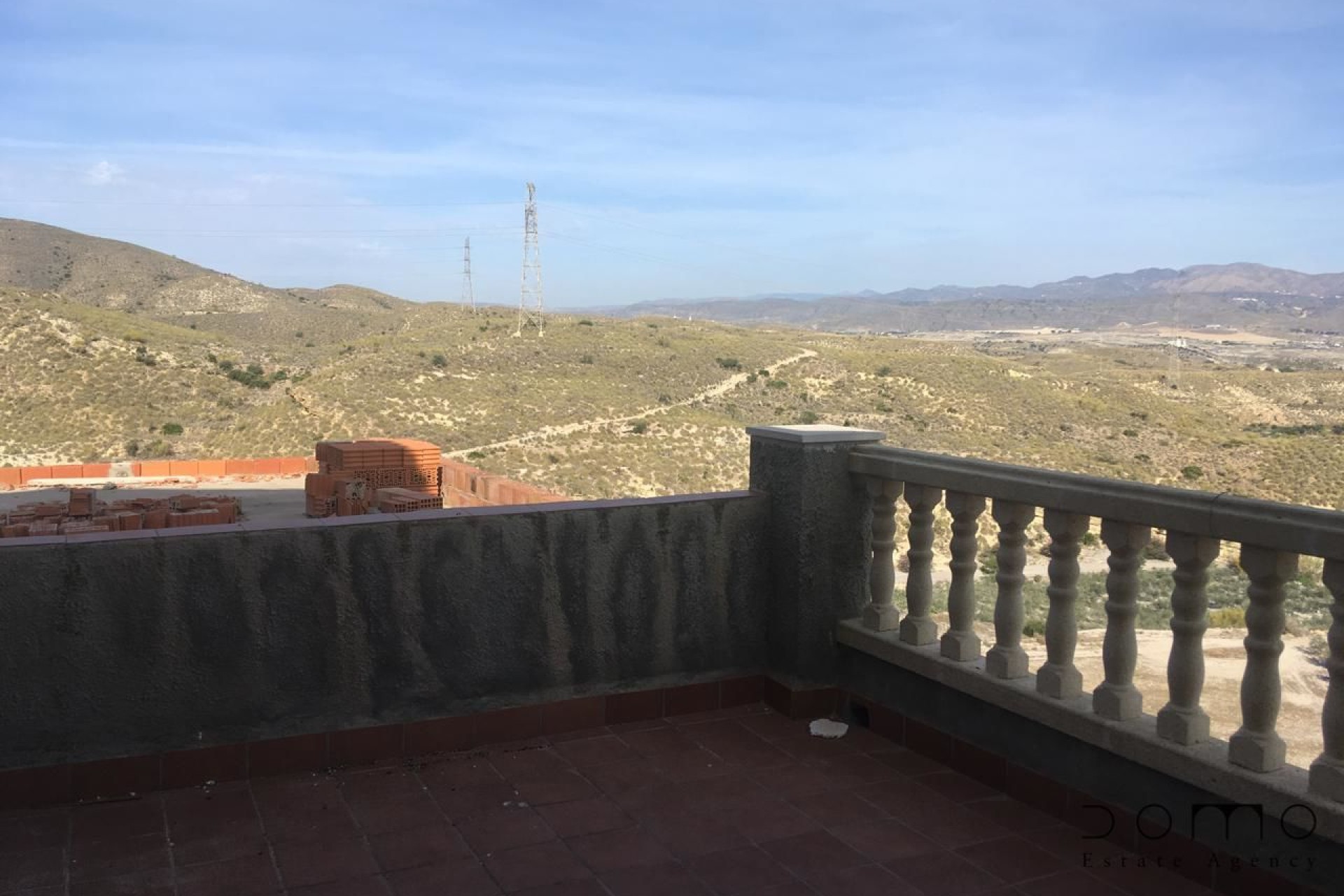 Resale - Villa / Semi-detached Villa - Turre