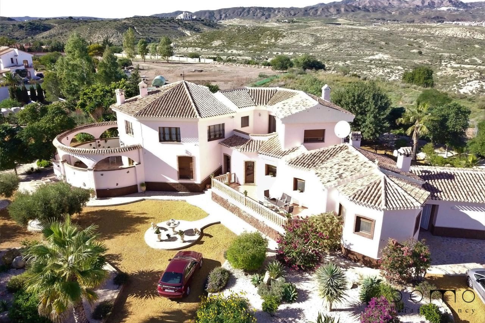 Resale - Villa / Semi-detached Villa - Turre