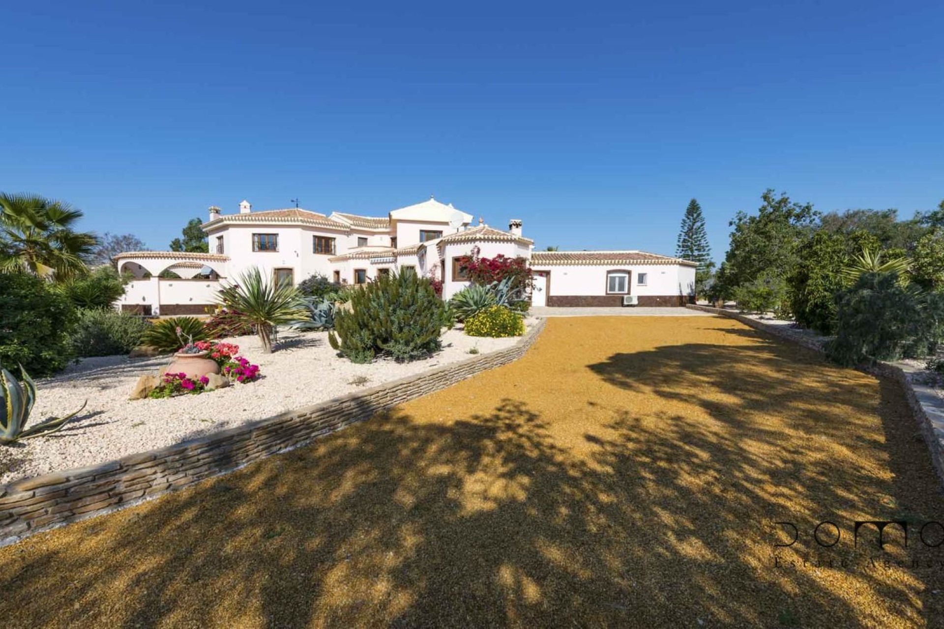 Resale - Villa / Semi-detached Villa - Turre